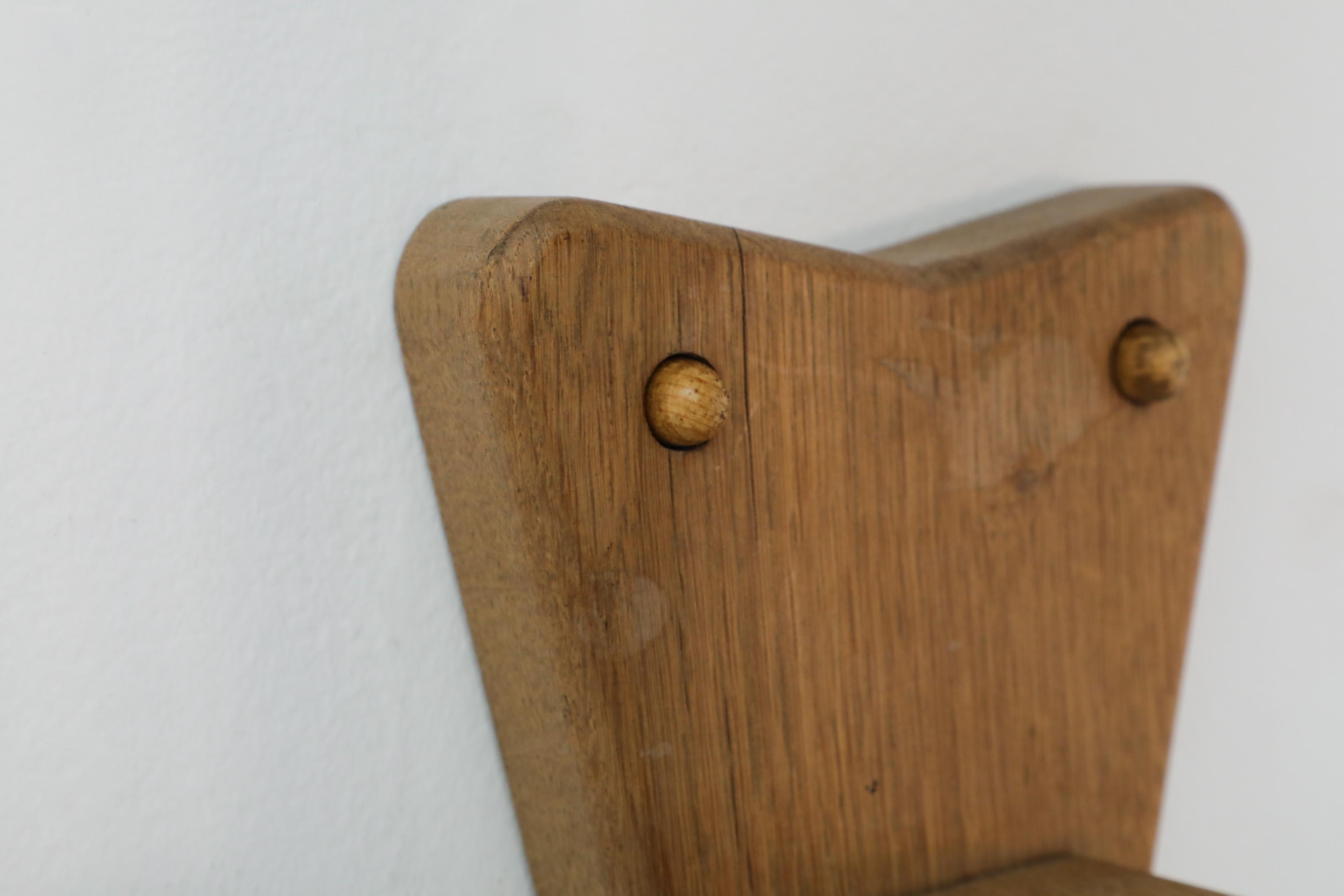 Mid-Century French Oak and Green Ceramic Wall Sconce by Guillerme et Chambron For Sale 4