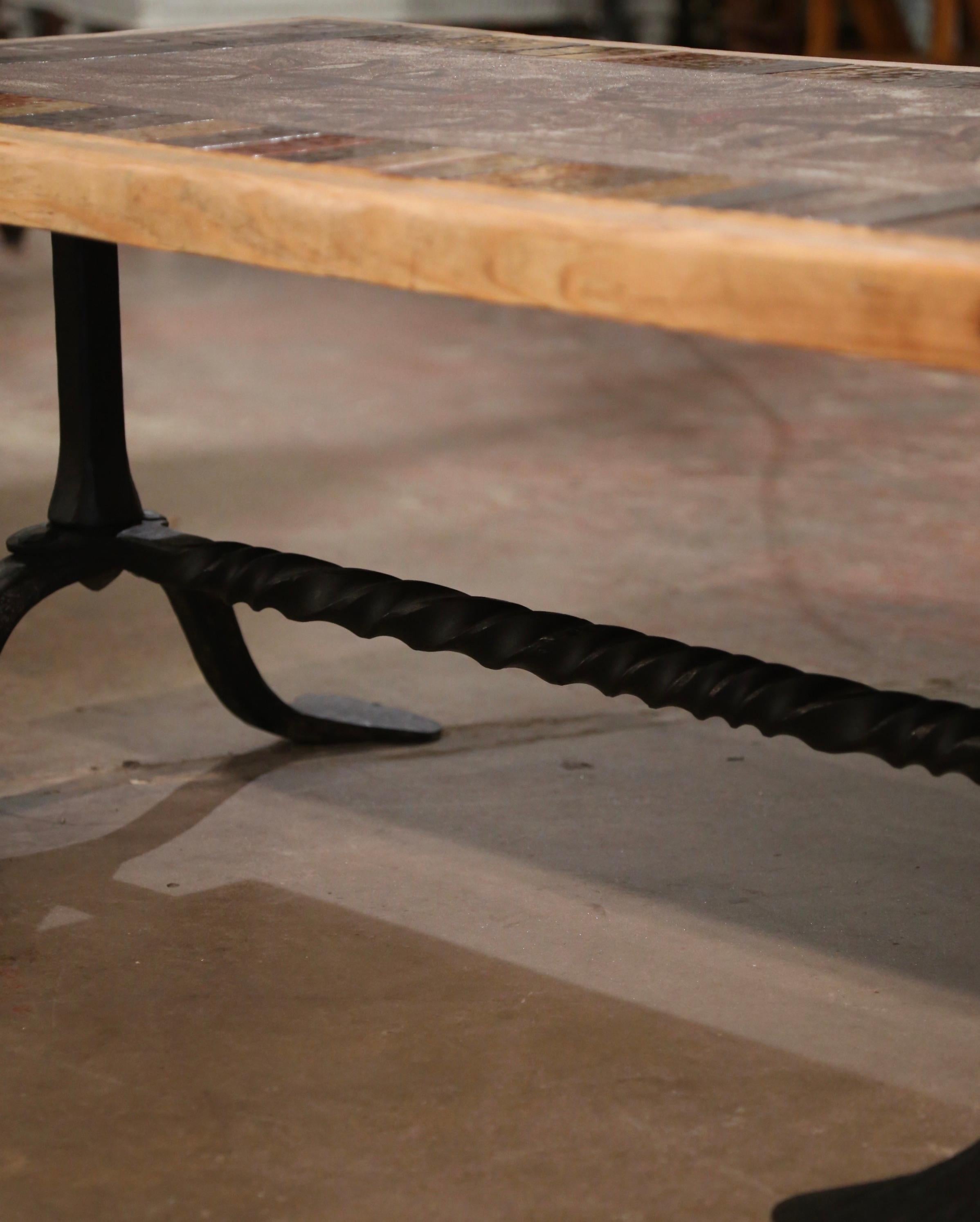 Table basse française du milieu du siècle dernier en céramique de chêne et fer forgé signée J.G. Picard en vente 3