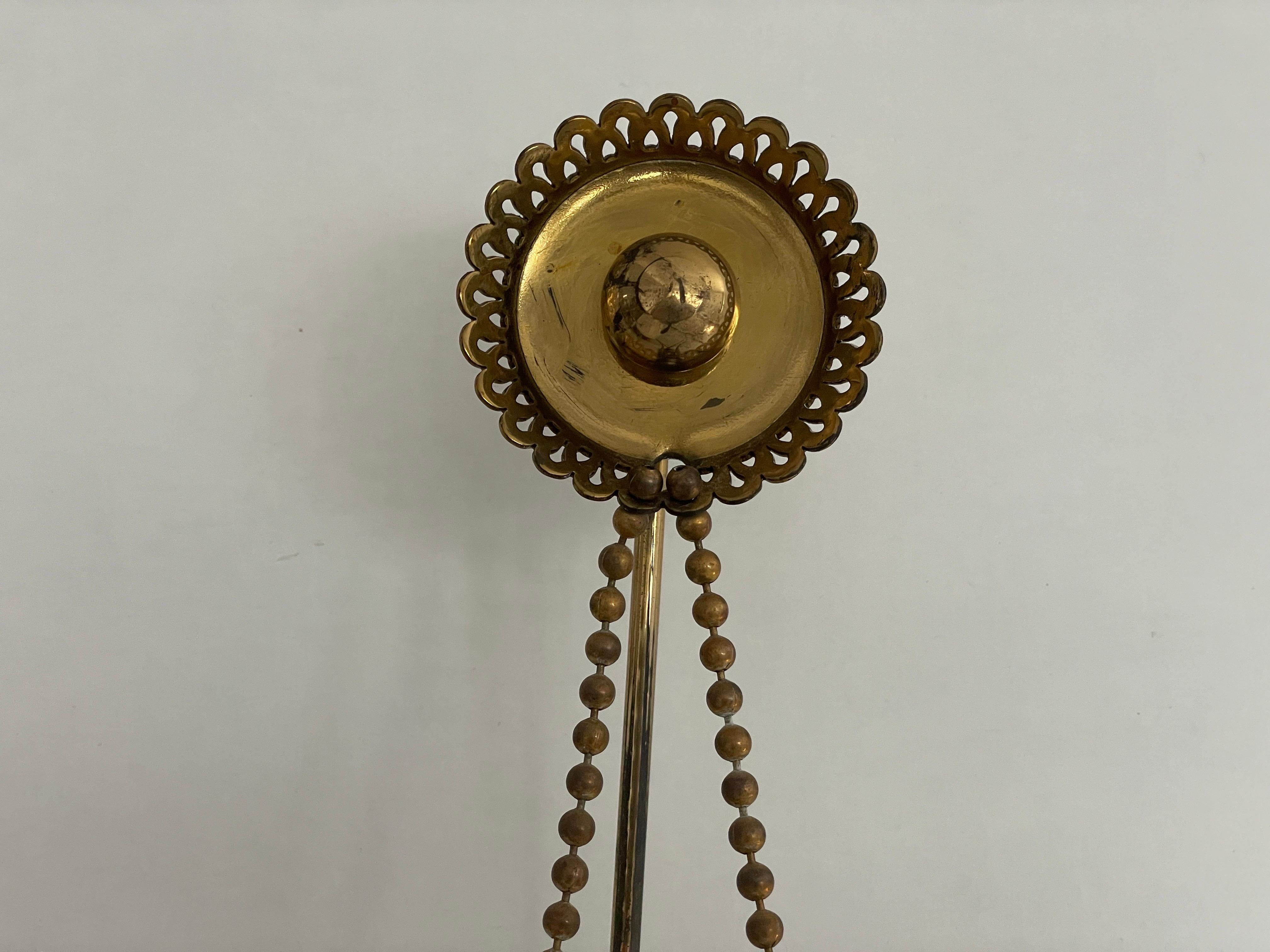 Paire d'appliques en verre Opaline Ball and Ball et en laiton, France, années 1950 en vente 4