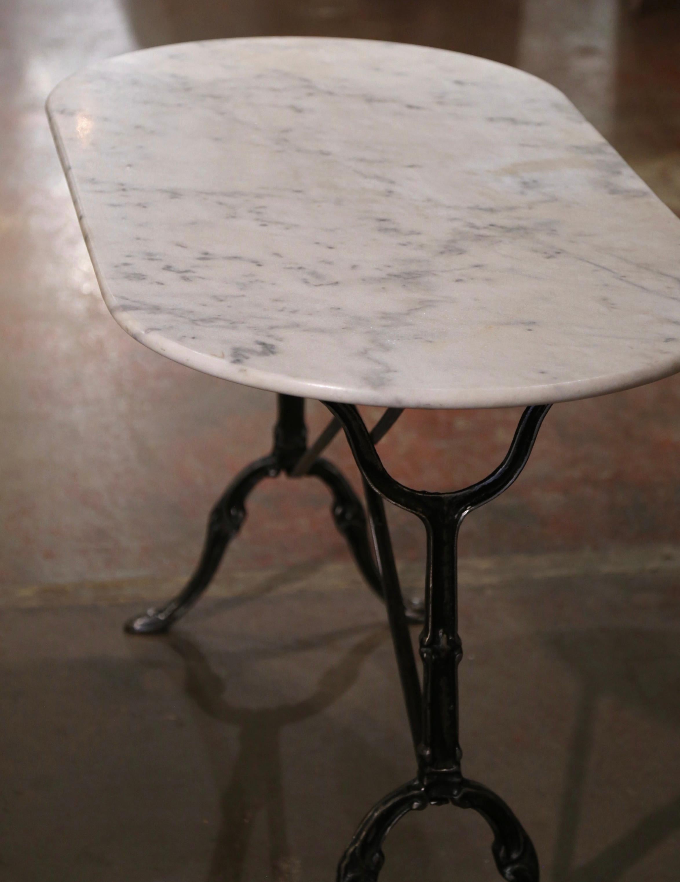 Mid-Century Französisch Oval Marmorplatte poliertem Eisen Bistrot Tisch im Angebot 4