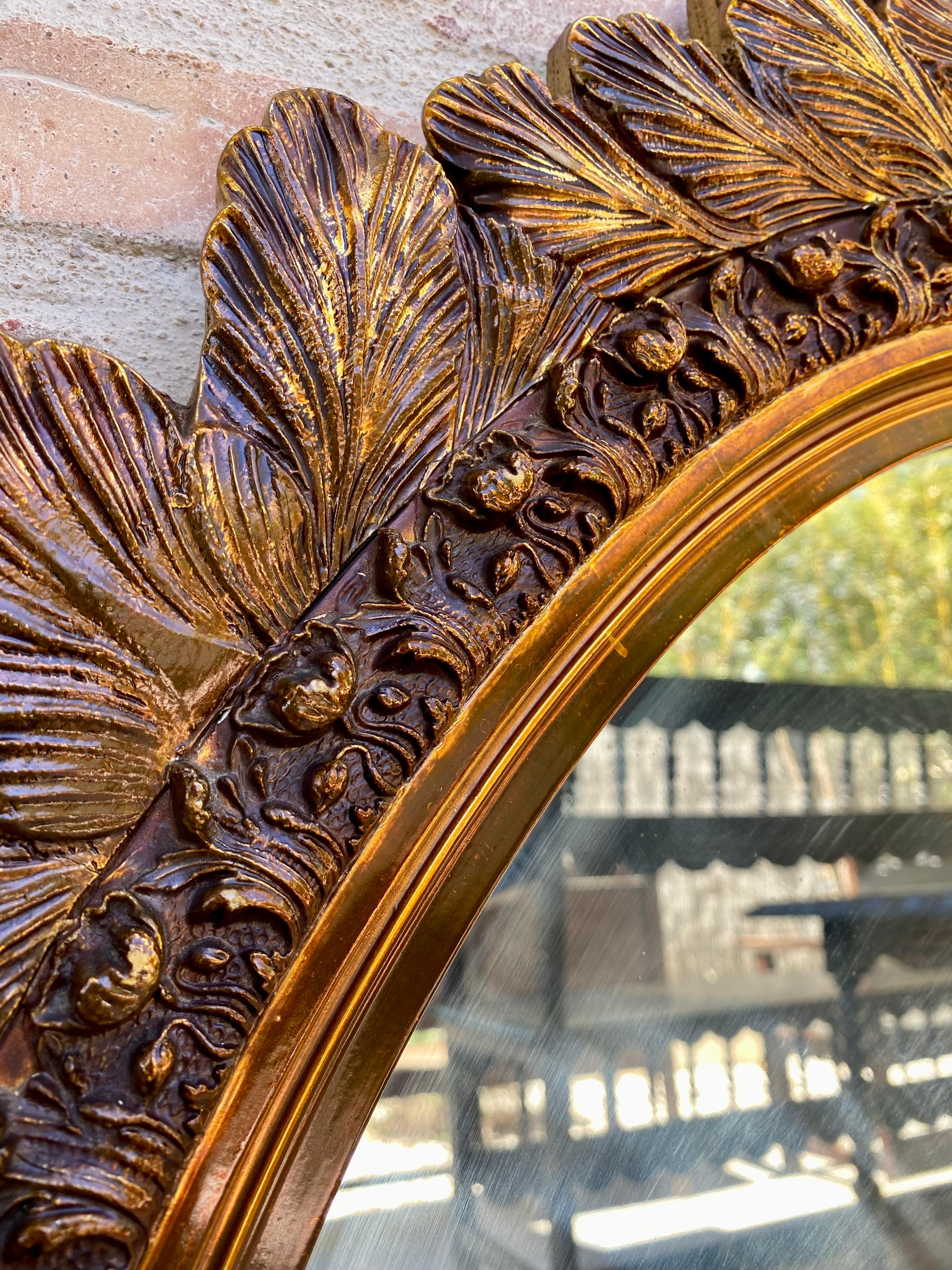 Französischer ovaler Spiegel aus der Jahrhundertmitte mit goldenem Blumenrahmen, 1960er Jahre im Angebot 6