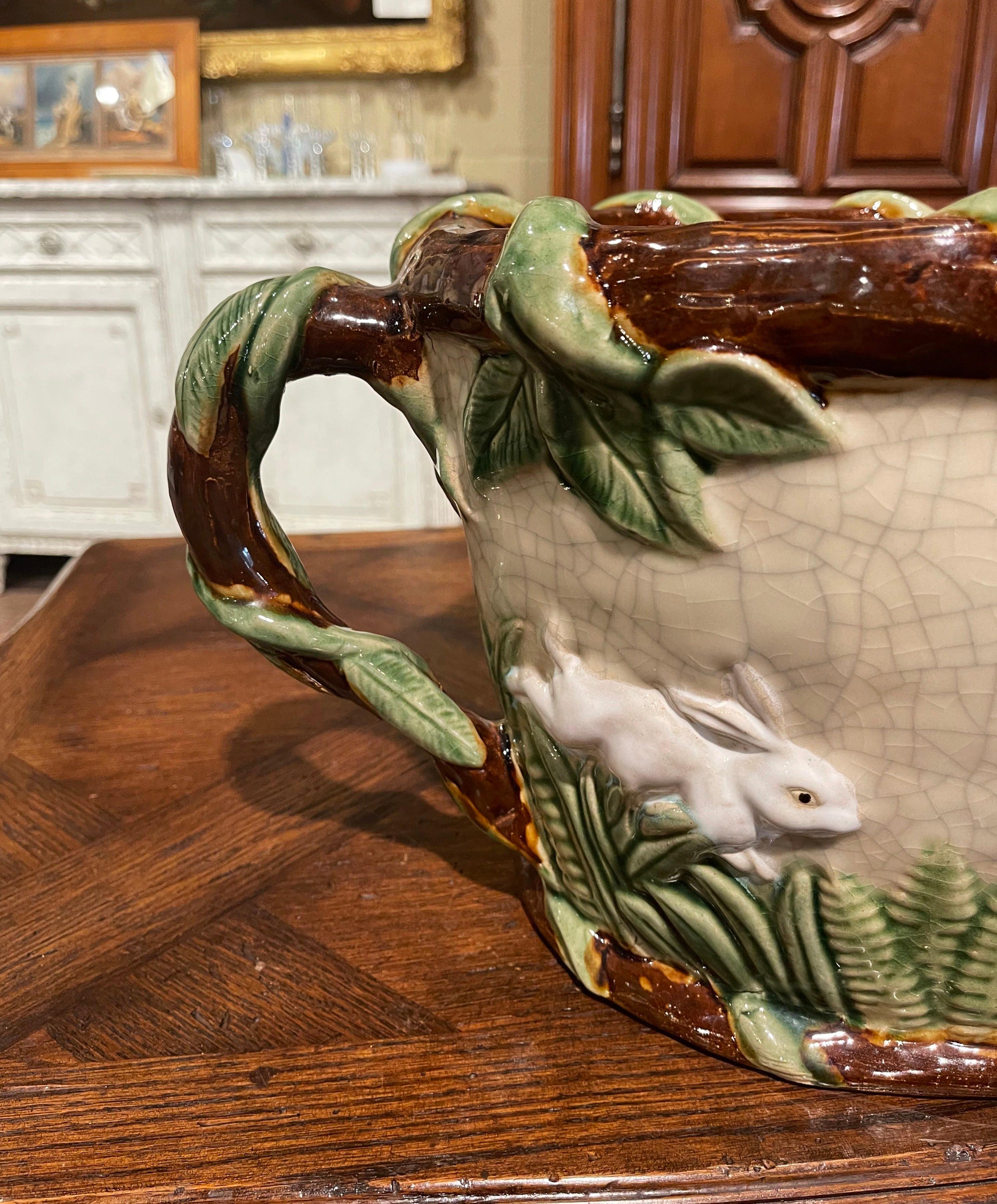 Mid-Century French Painted Majolica Cachepot with Rabbit and Leaf Motifs In Excellent Condition In Dallas, TX