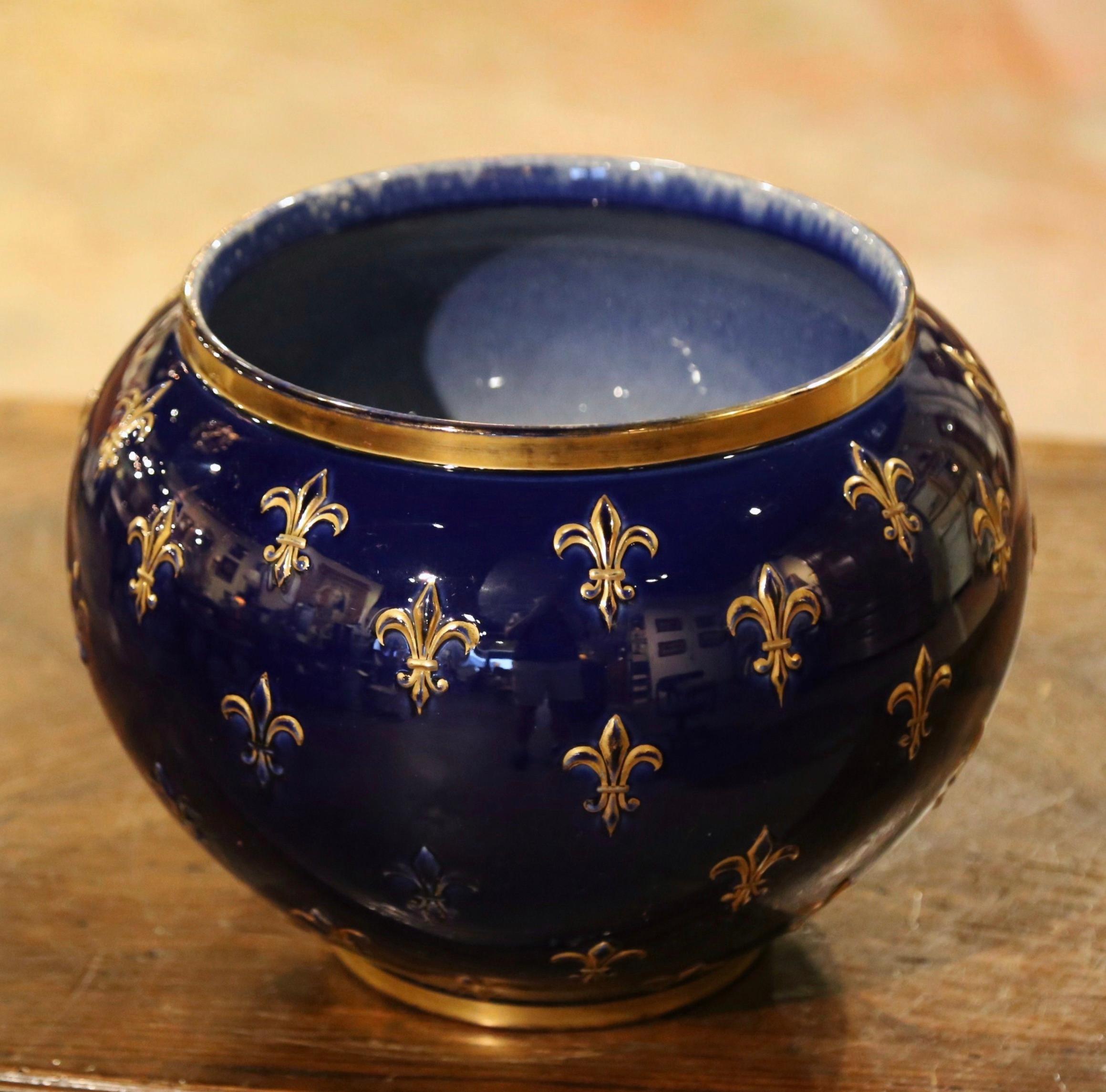 Louis XV Mid-Century French Painted Porcelain Cache Pot with Fleur-de-Lys from Luneville