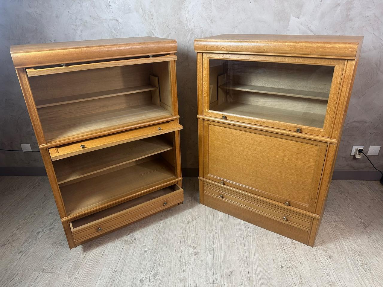 Metà XX secolo Coppia di biblioteche in rovere MD della metà del secolo scorso, anni '60 in vendita