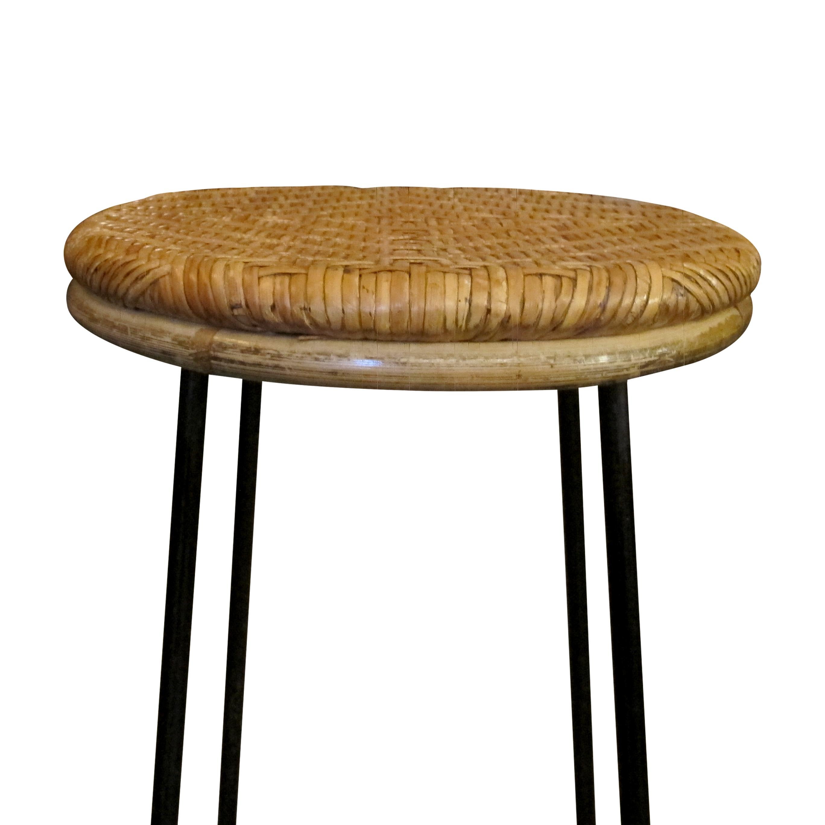Mid-Century French Pair of Wrought Iron and Rattan Bar Stools In Good Condition In London, GB