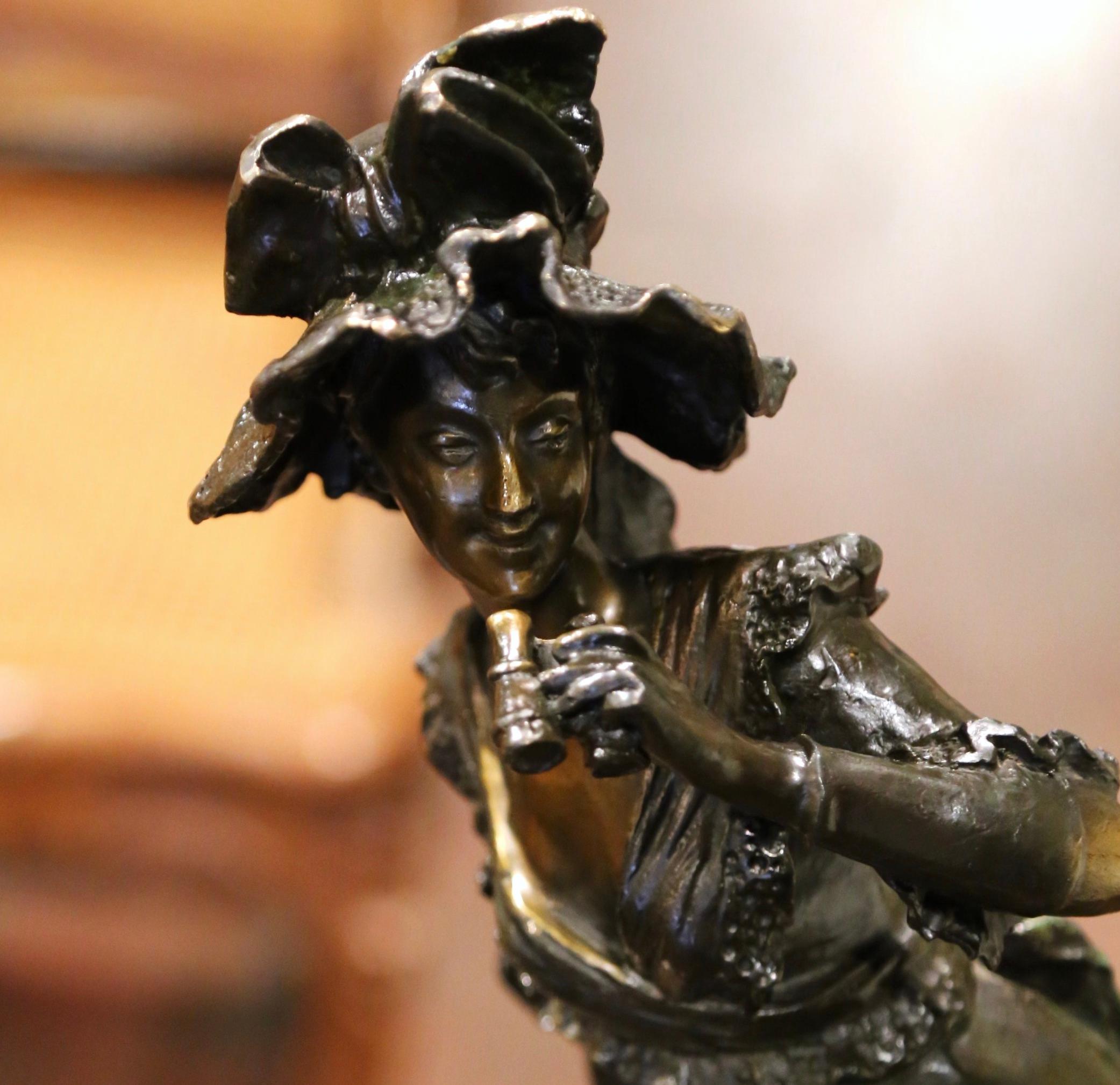 Francese Scultura francese di metà secolo in bronzo patinato su base di marmo di L. Hottot in vendita