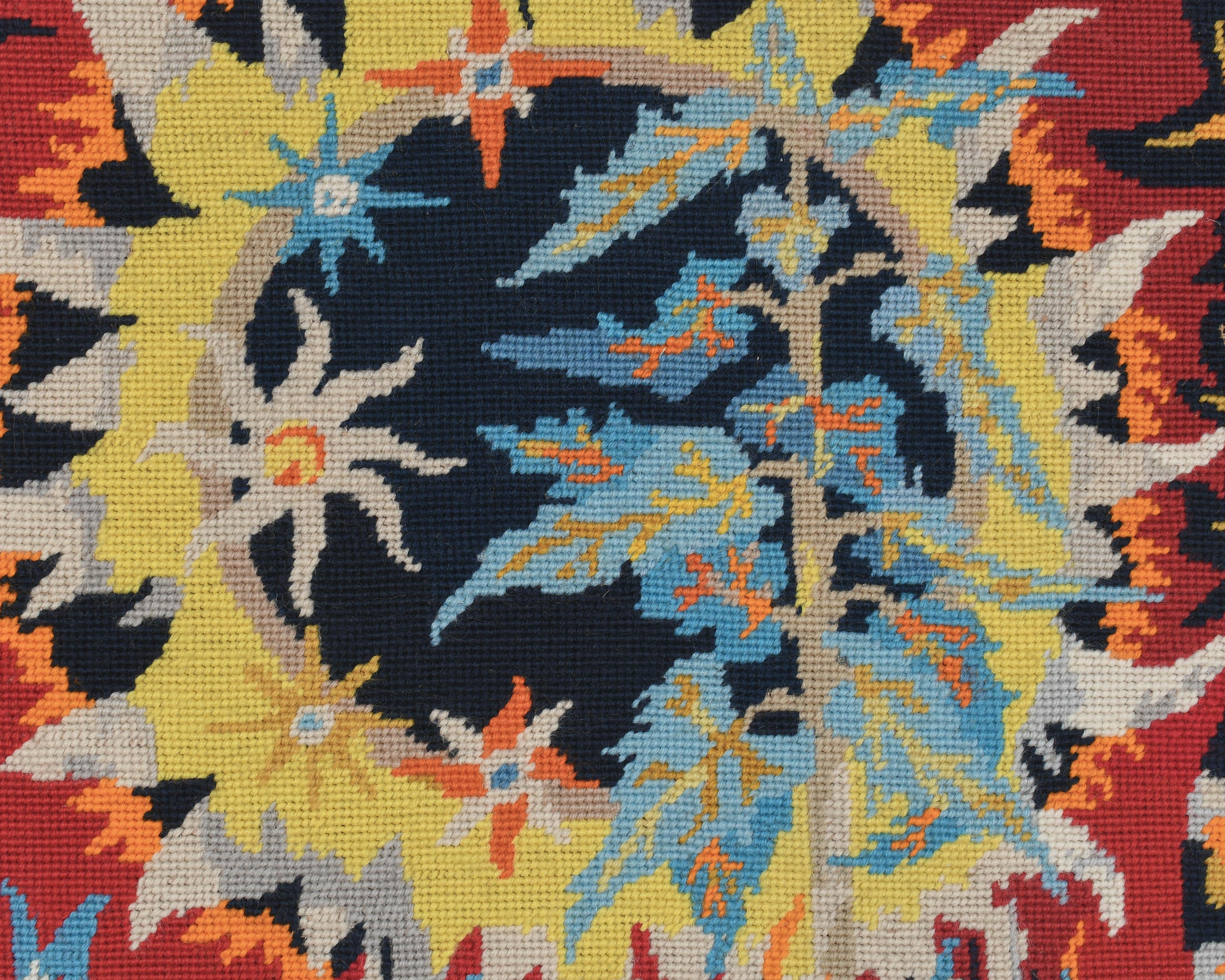 Französischer Petit Point Wandteppich aus der Mitte des Jahrhunderts (Moderne der Mitte des Jahrhunderts) im Angebot