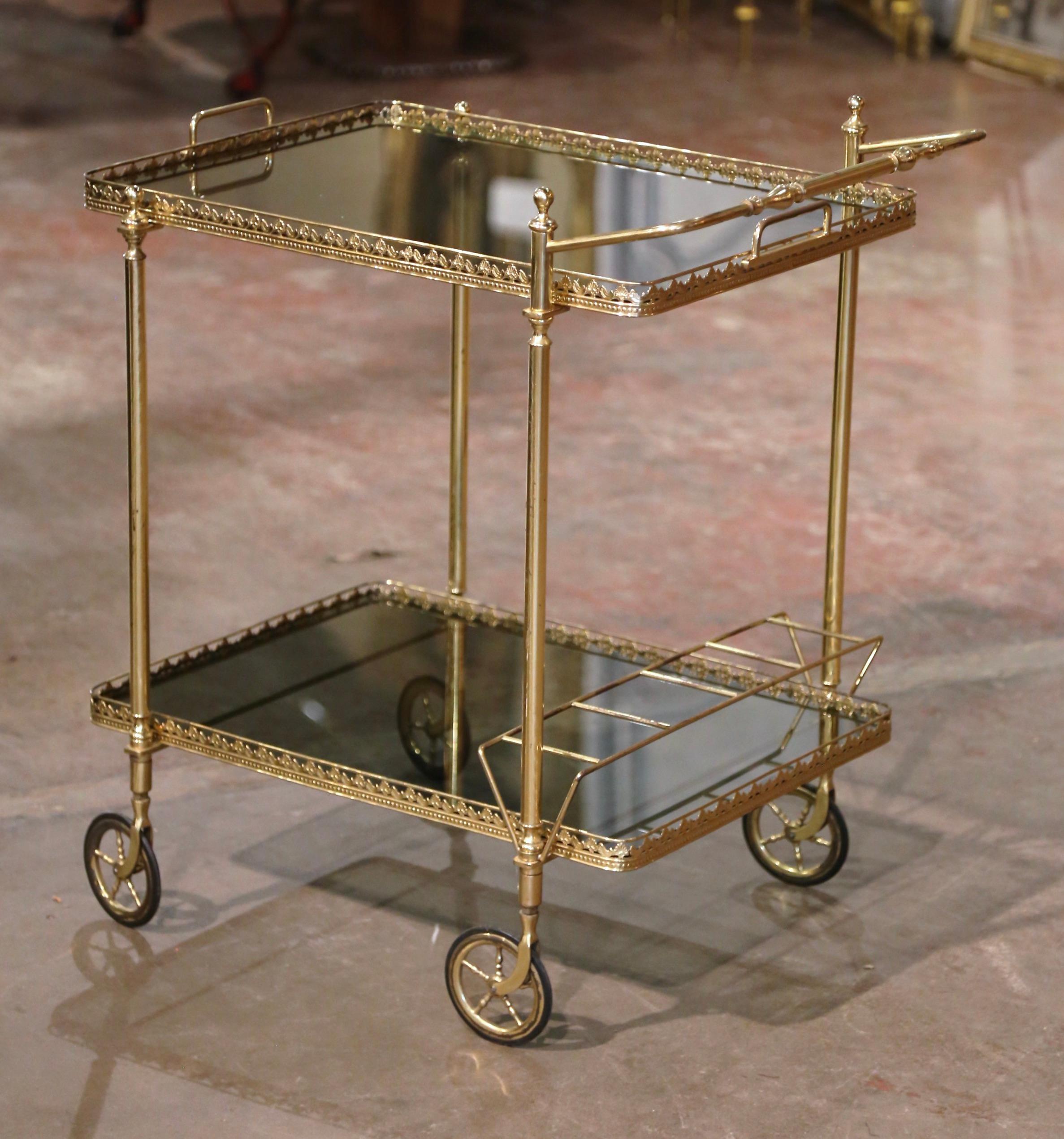 Mid-Century French Polished Brass Two-Tier Service Bar Cart on Wheels In Excellent Condition In Dallas, TX