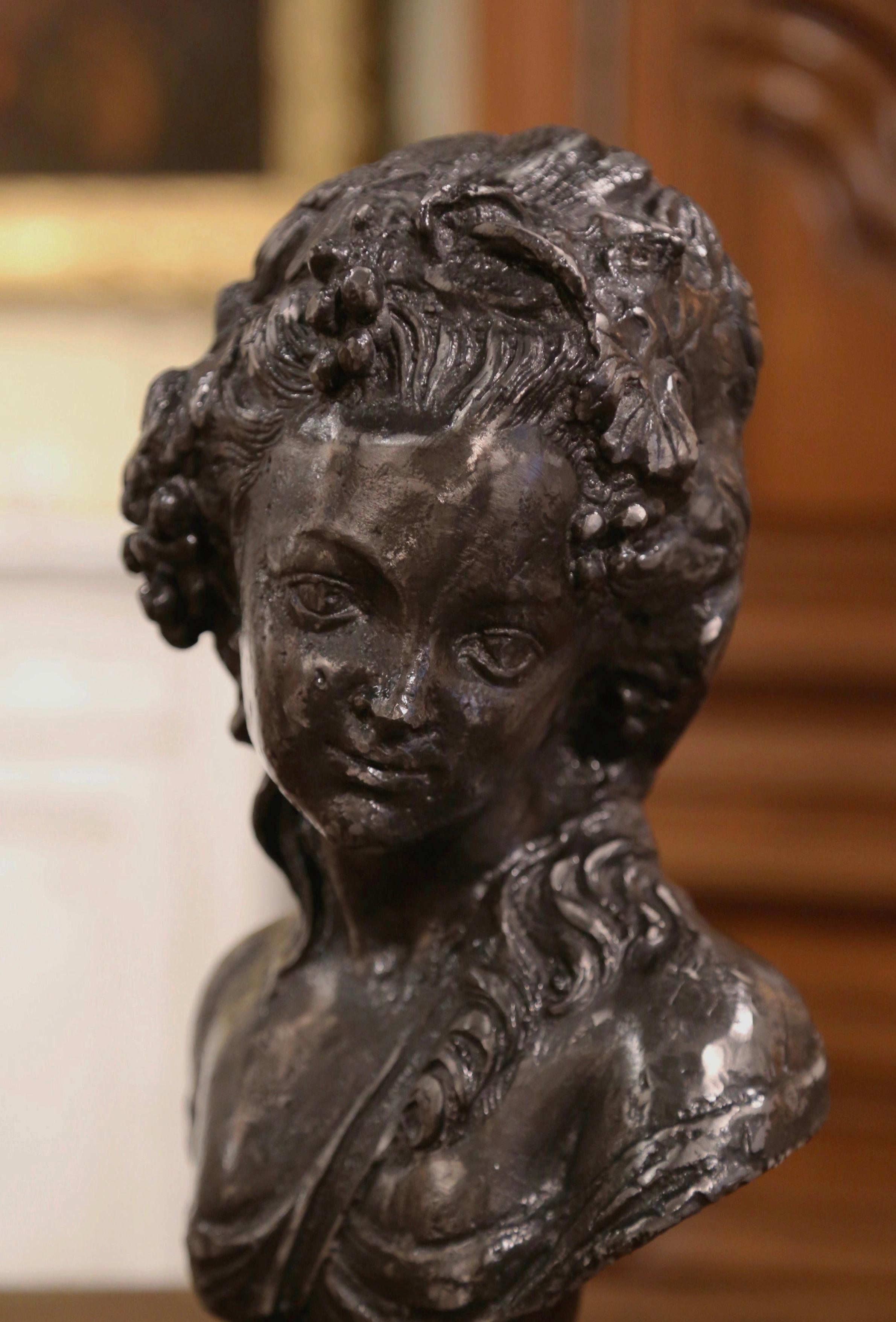 Französische Büste einer jungen Bacchantin aus poliertem Eisen, Mitte des Jahrhunderts im Zustand „Hervorragend“ im Angebot in Dallas, TX