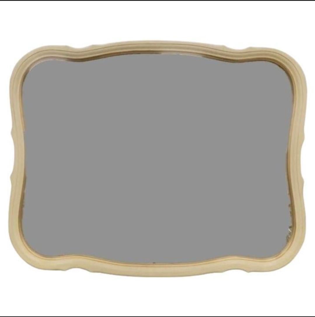 Mid Century French Provincial Style Cream Painted Frame Wall Mirror (Französische Provence) im Angebot