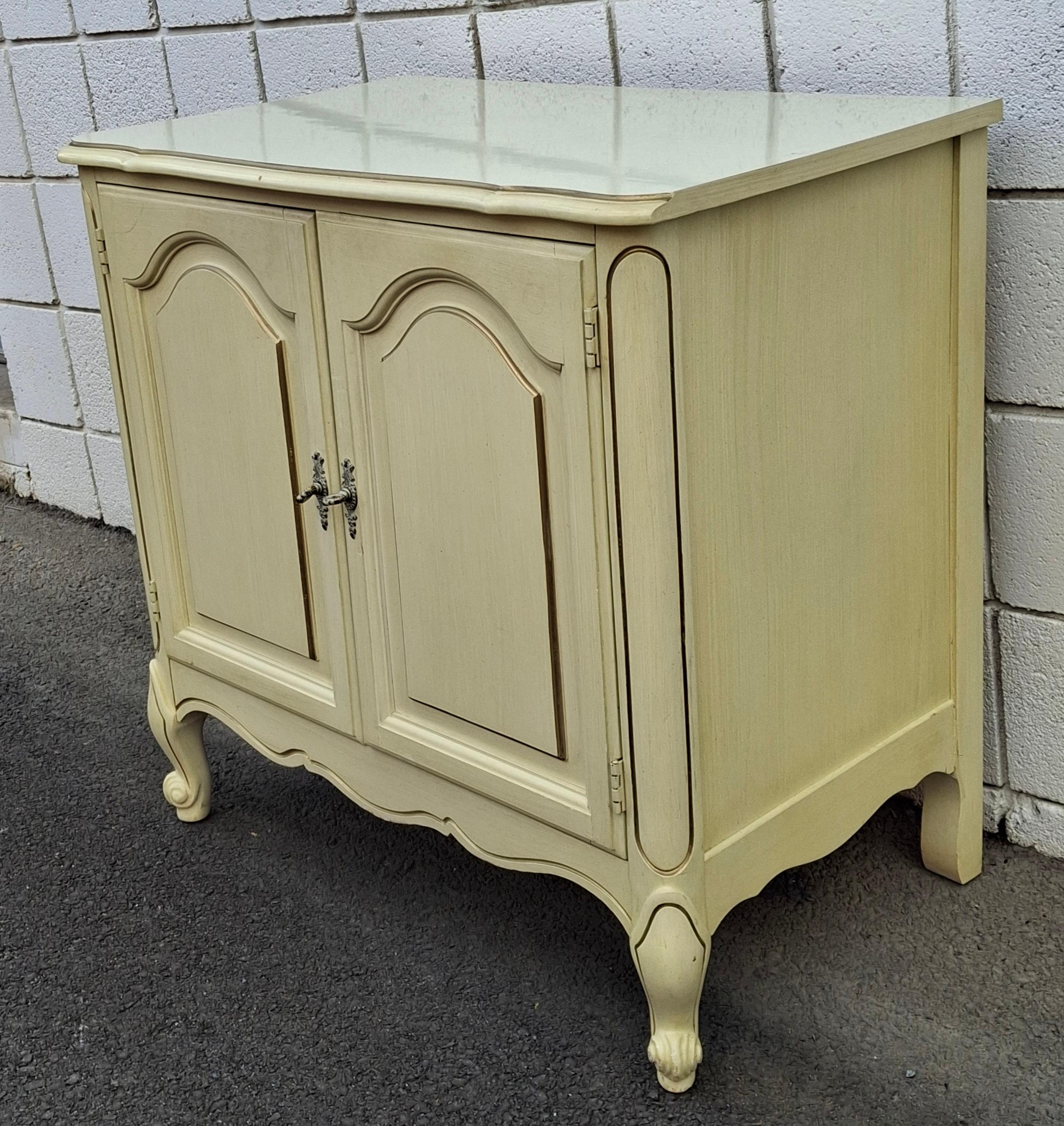 Mid Century French Provincial Style Cream Painted & Partial Gilt 2-Part Bookcase For Sale 7