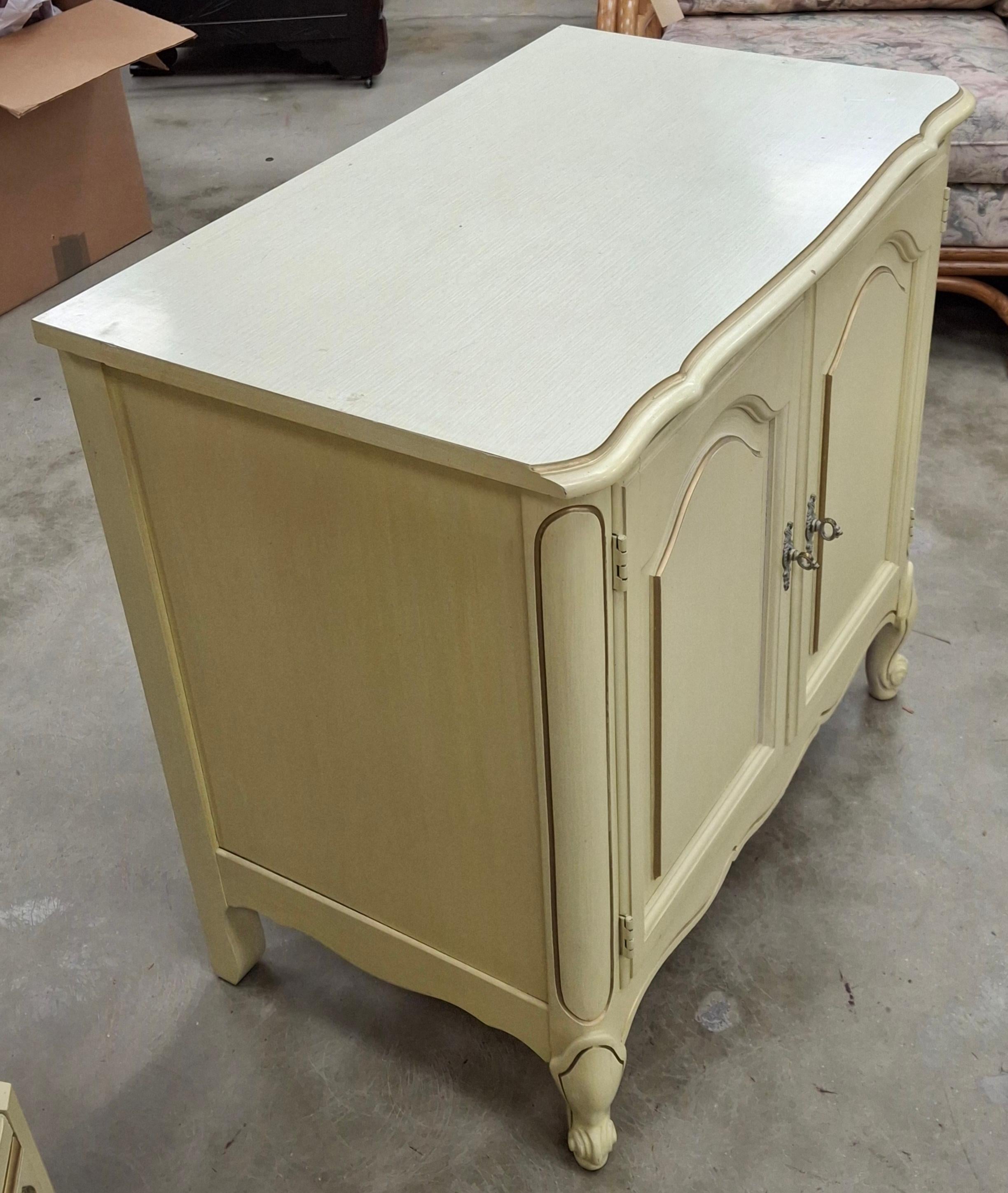 20th Century Mid Century French Provincial Style Cream Painted & Partial Gilt 2-Part Bookcase For Sale