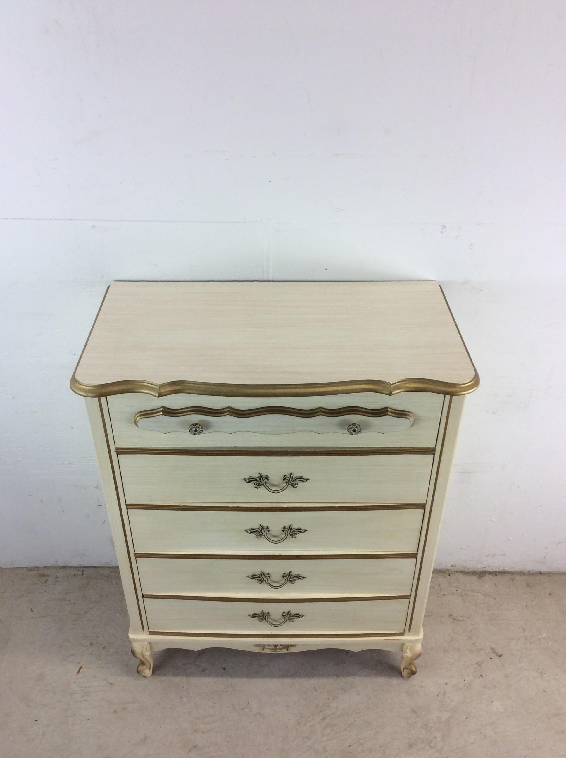 Americano Mid Century French Provincial Style Highboy Dresser with 5 Drawers in vendita