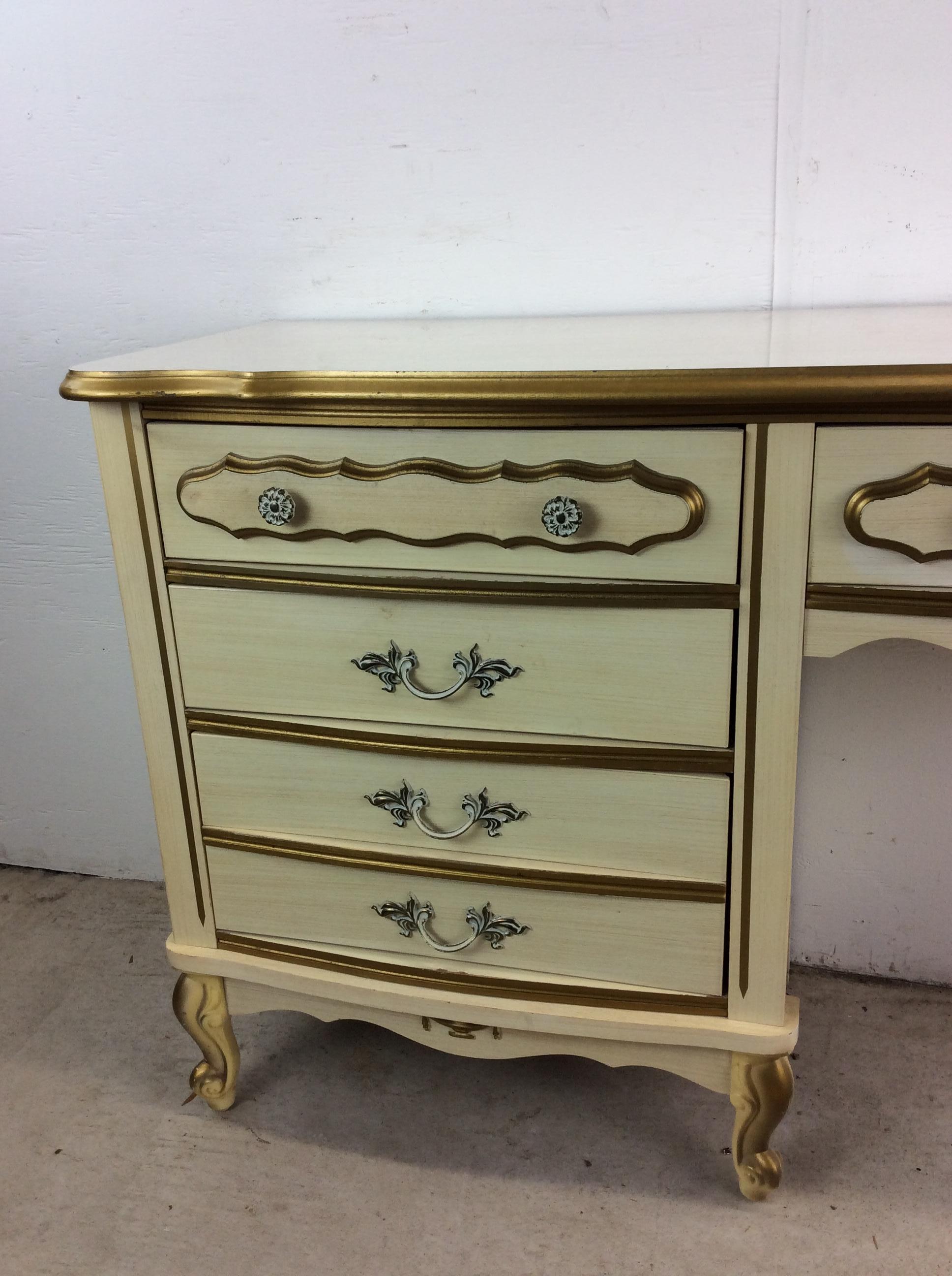 Mid Century French Provincial Style Writing Desk with 4 Drawers In Good Condition For Sale In Freehold, NJ