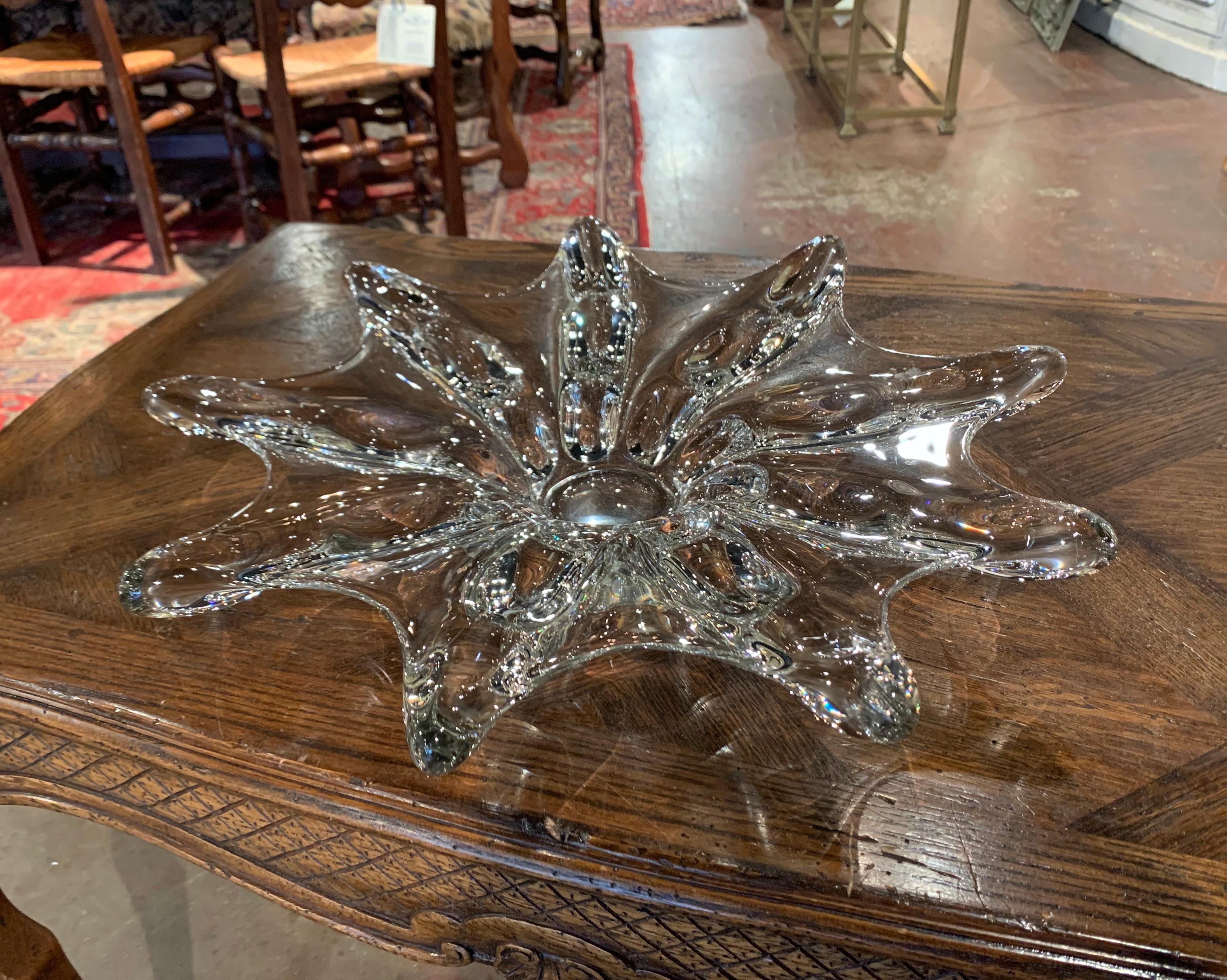 Hand-Crafted Midcentury French Pulled Blown Clear Glass Starburst Centerpiece Bowl For Sale