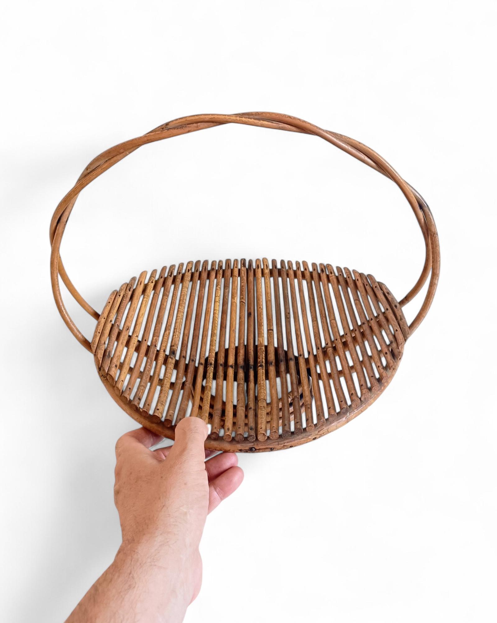 Rattan Cestino da frutta o centrotavola in rattan francese di metà secolo, anni '50 in vendita