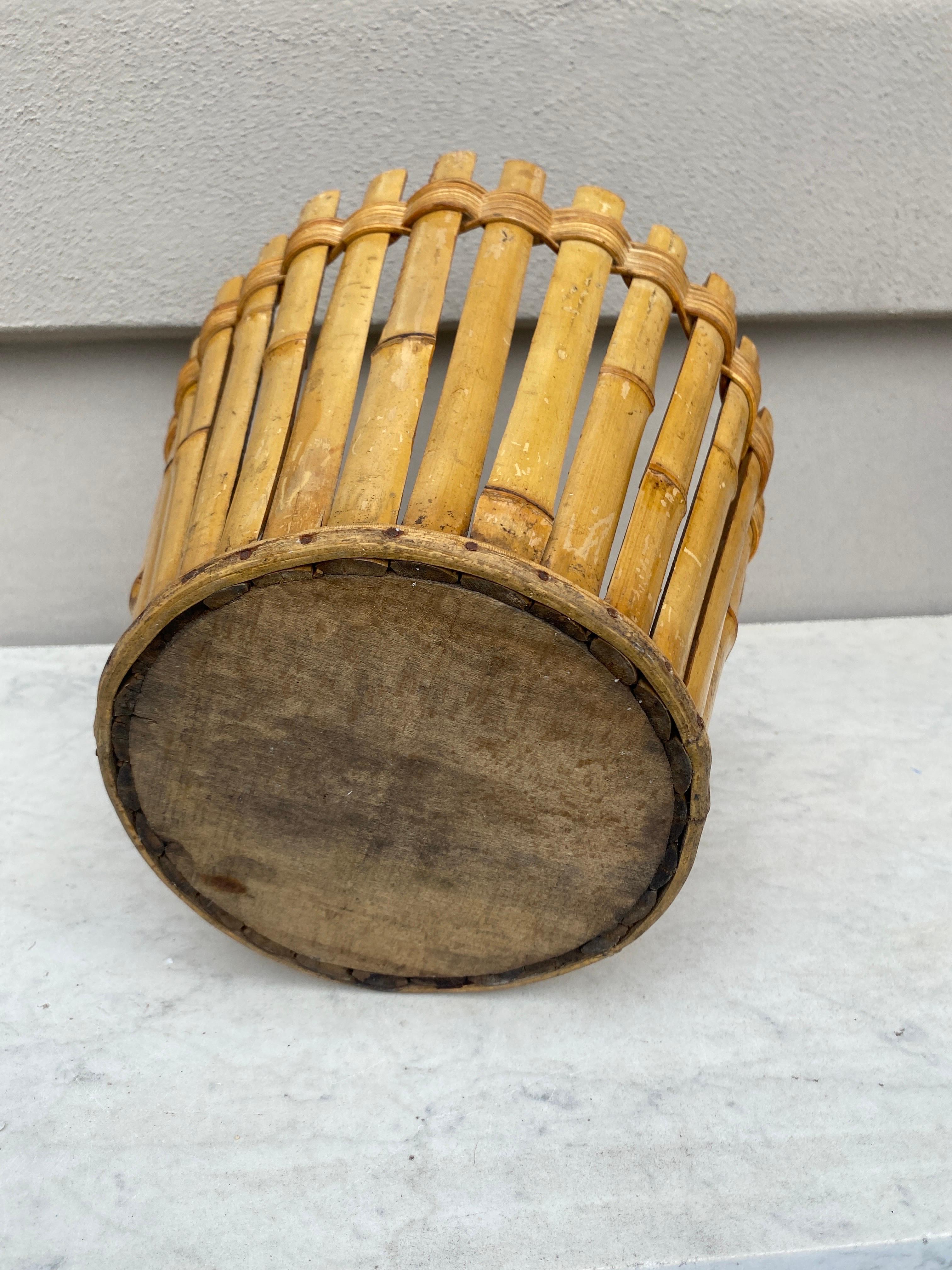Mid-Century French Rattan Waste bin or Basket In Good Condition In Austin, TX