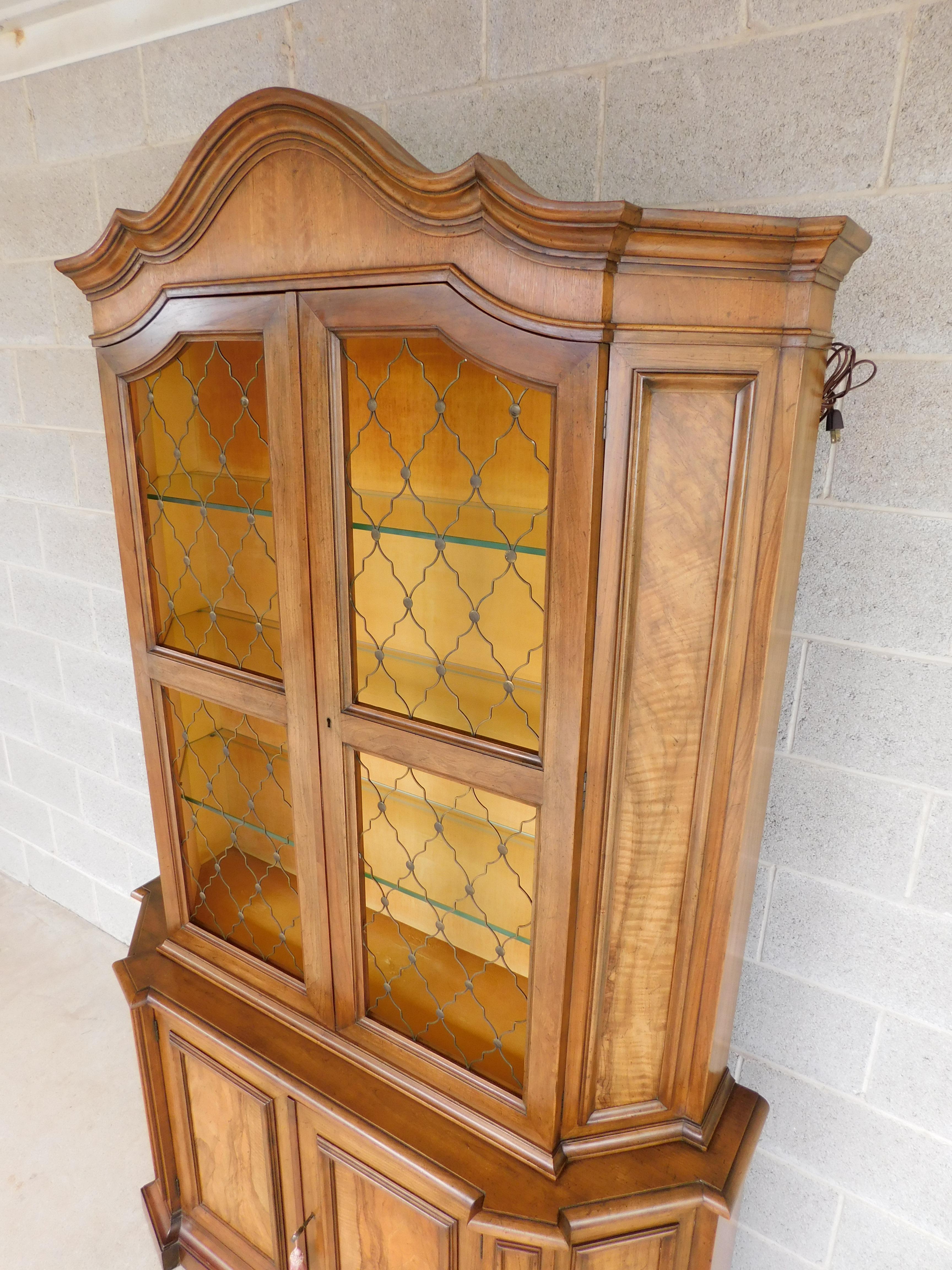 Midcentury French Regency Style Baker Furniture Lighted Display Cabinet For Sale 6