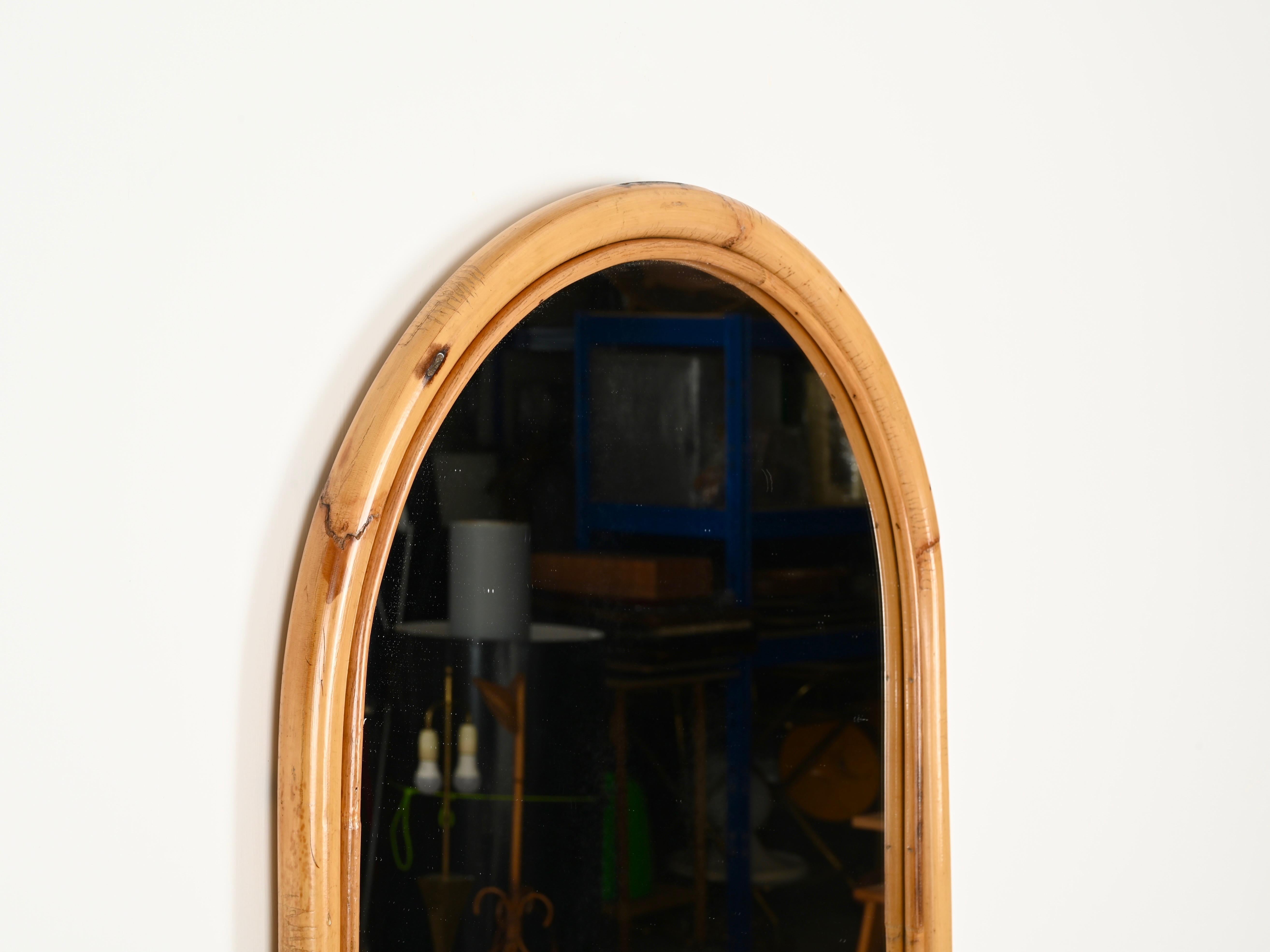 Miroir en arc de la Côte d'Azur française du milieu du siècle dernier en bambou et osier de rotin, Italie, 1970 en vente 1