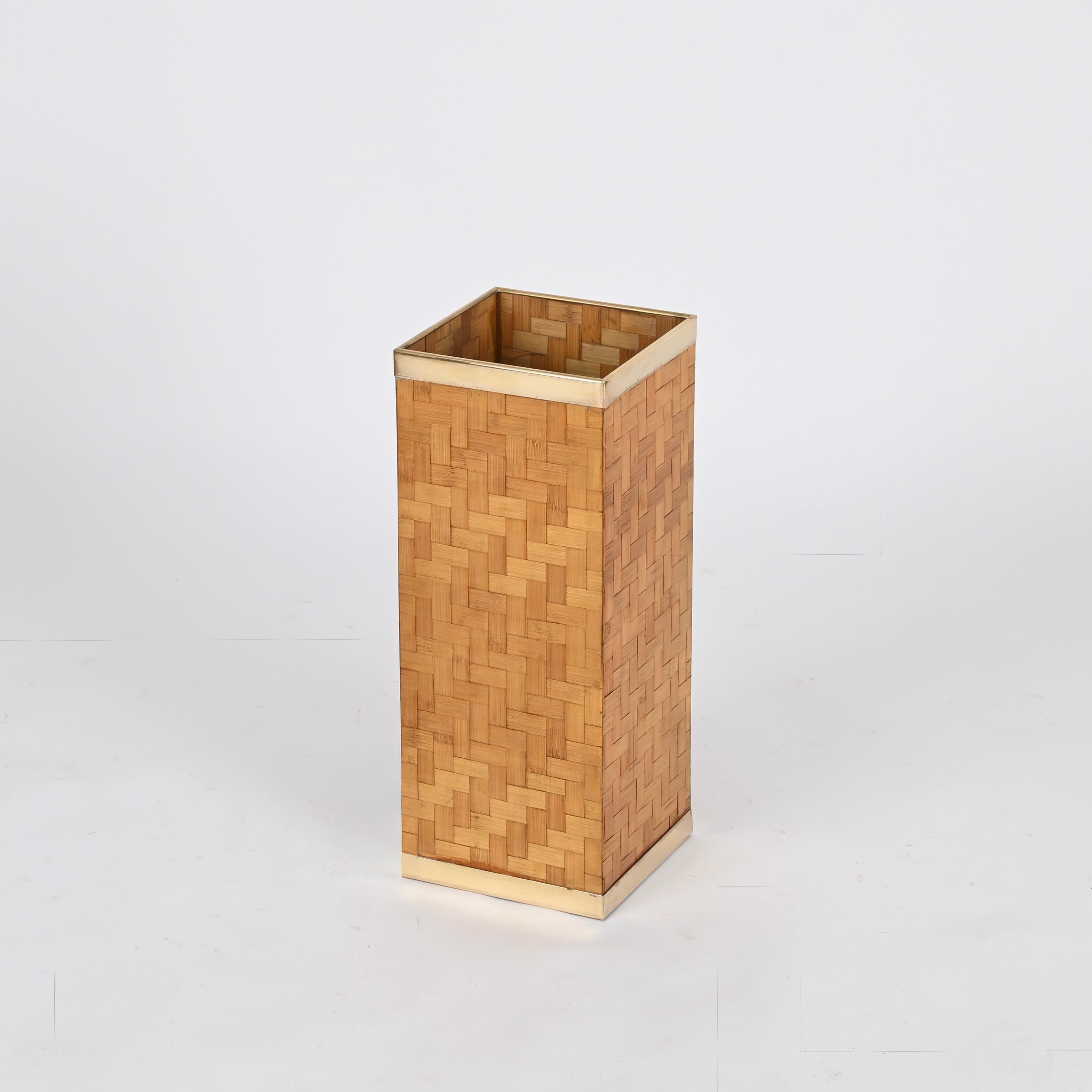 Mid-Century French Riviera Umbrella Stand in Woven Bamboo and Brass, Italy 1970s For Sale 2
