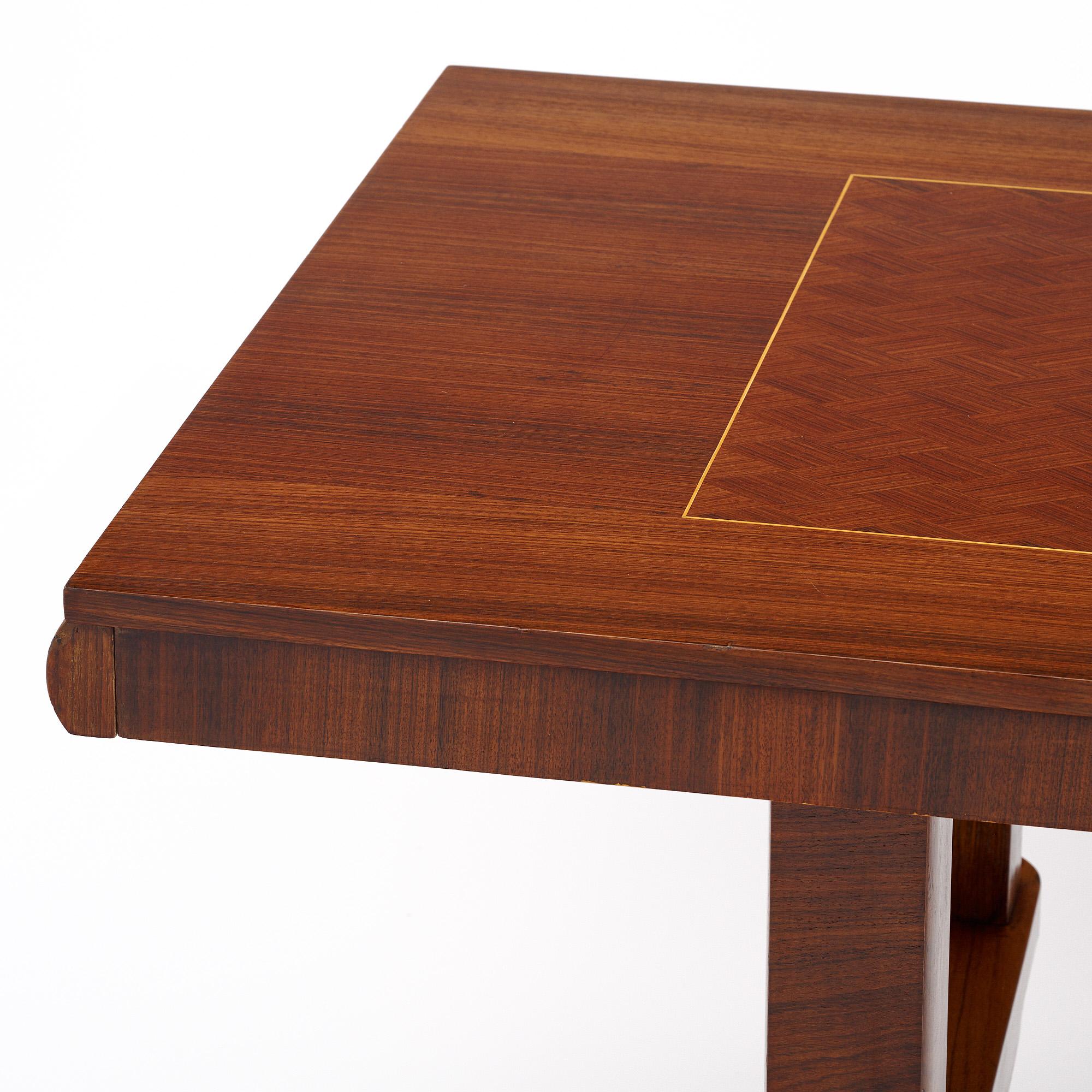 Mesa francesa de palisandro de mediados de siglo Palo de rosa en venta