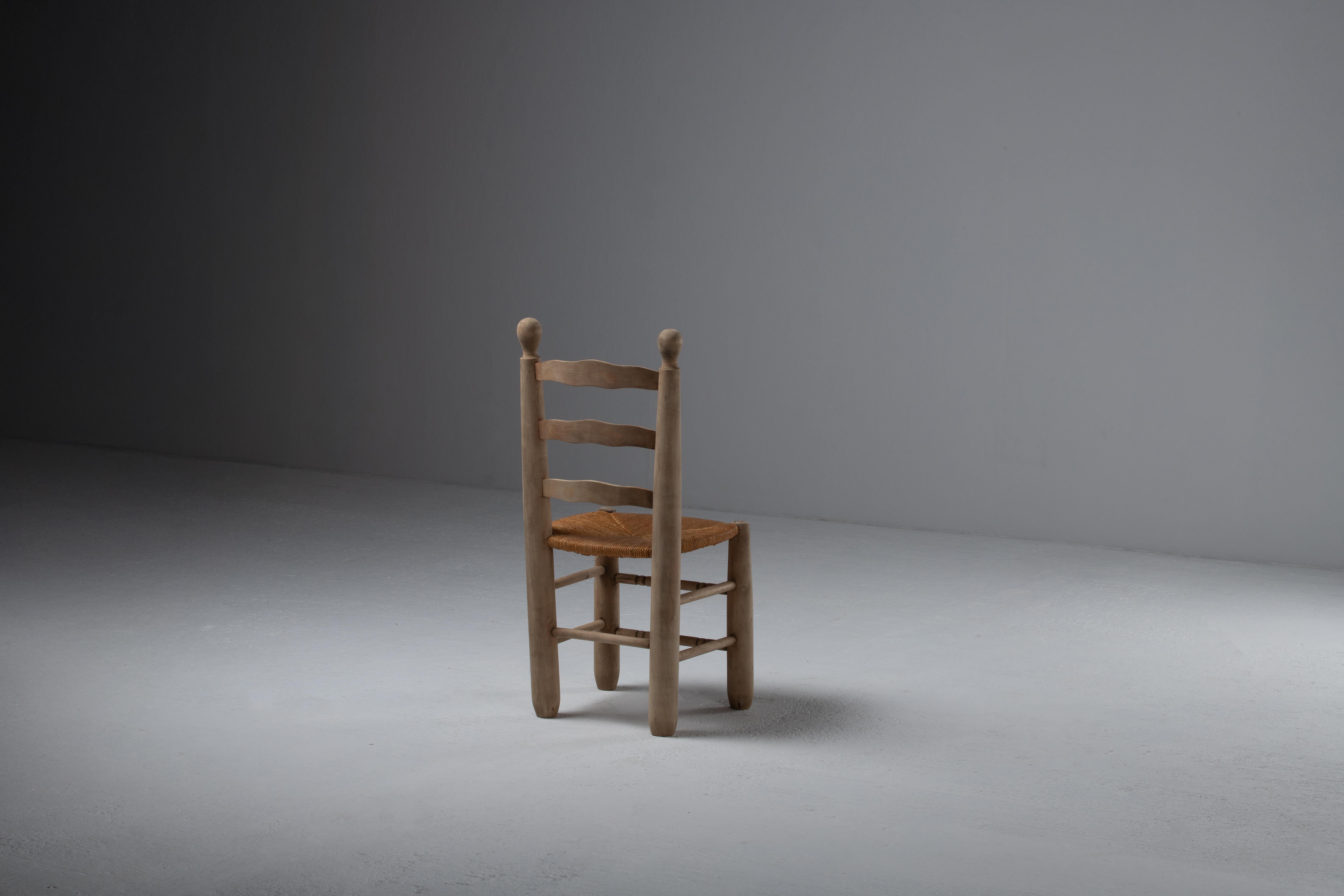 Mid-Century French Rush-Seated Chair with Rustic Modernity, 1950's For Sale 6