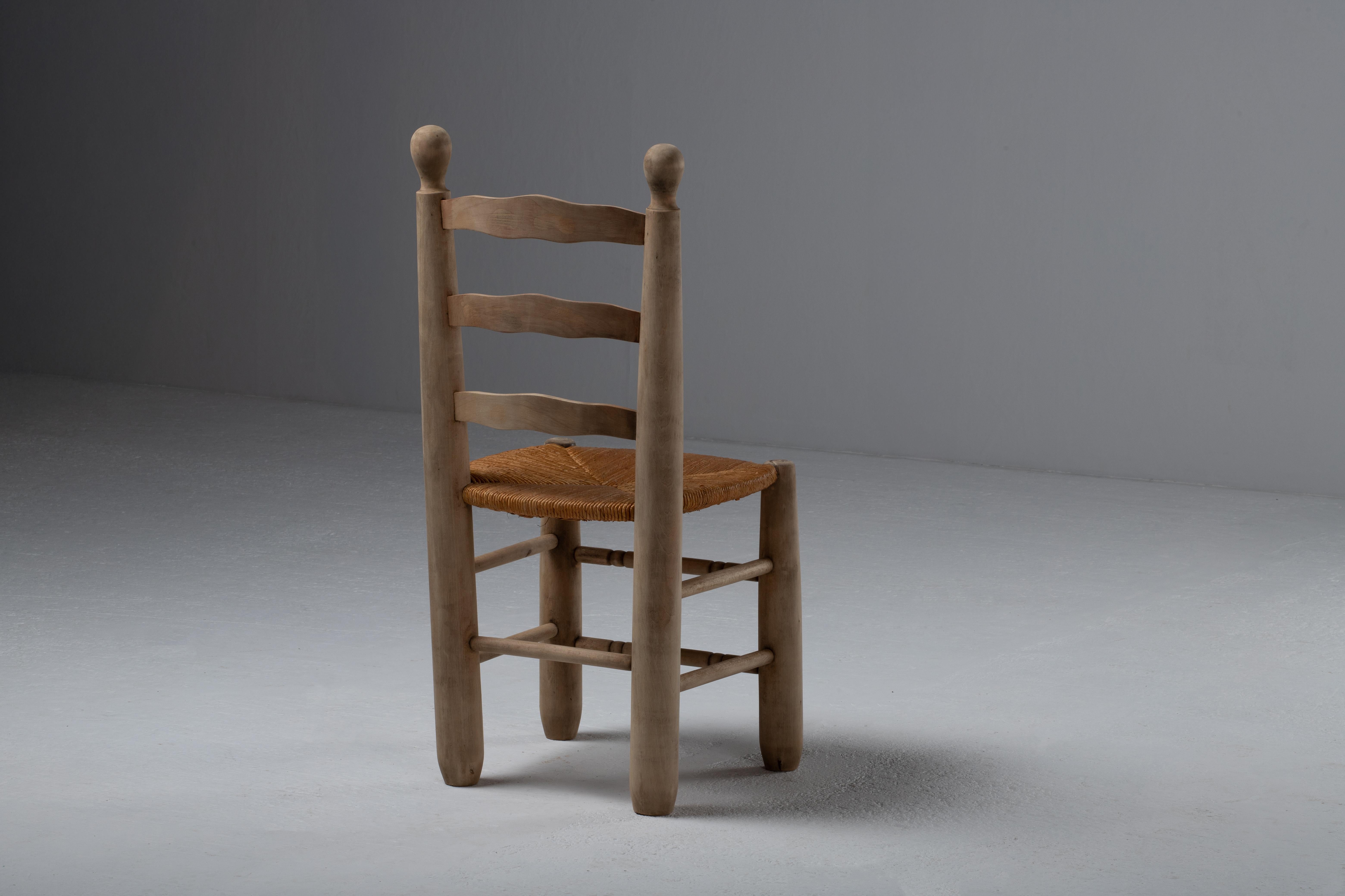 Mid-Century French Rush-Seated Chair with Rustic Modernity, 1950's For Sale 7