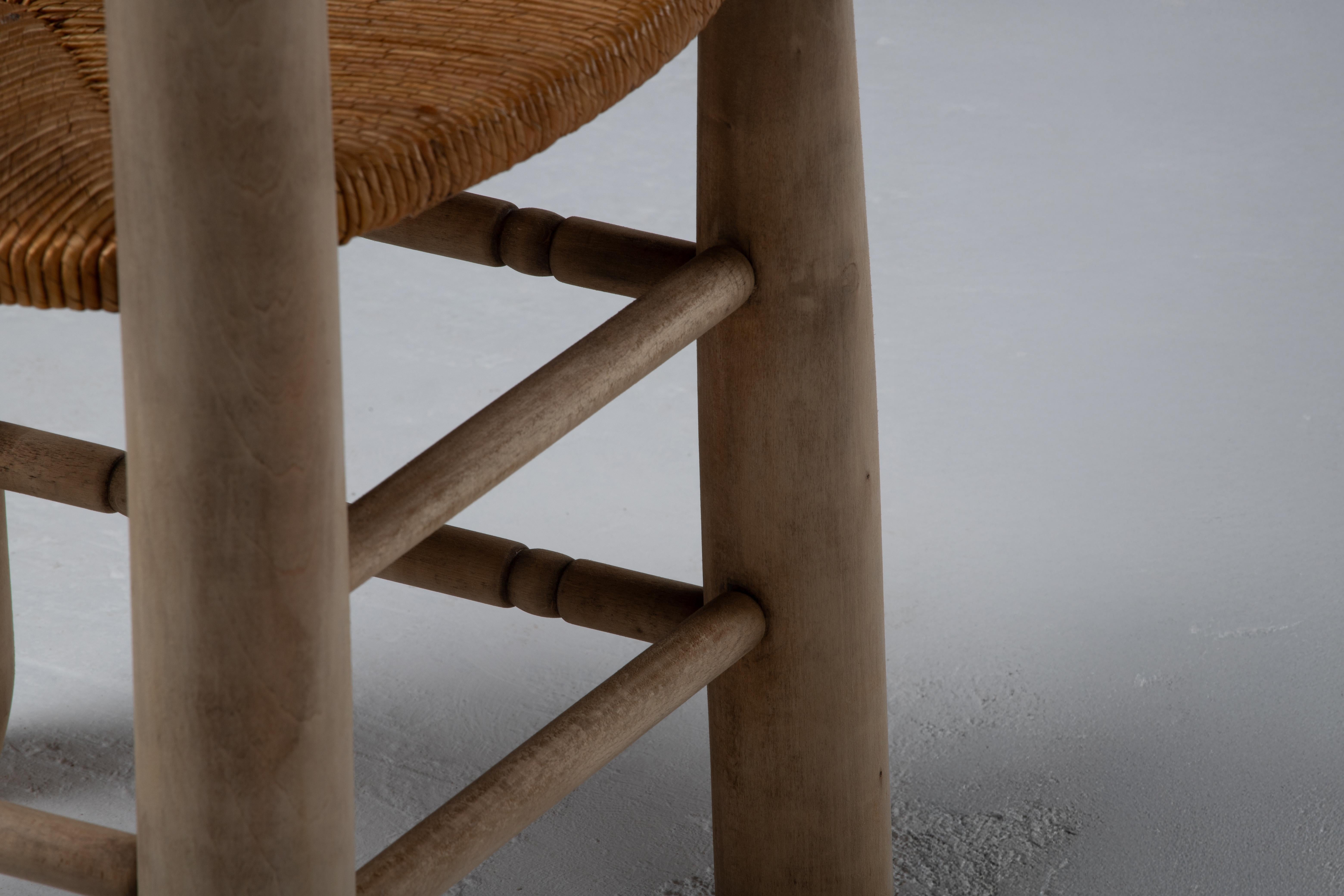Mid-Century French Rush-Seated Chair with Rustic Modernity, 1950's For Sale 8