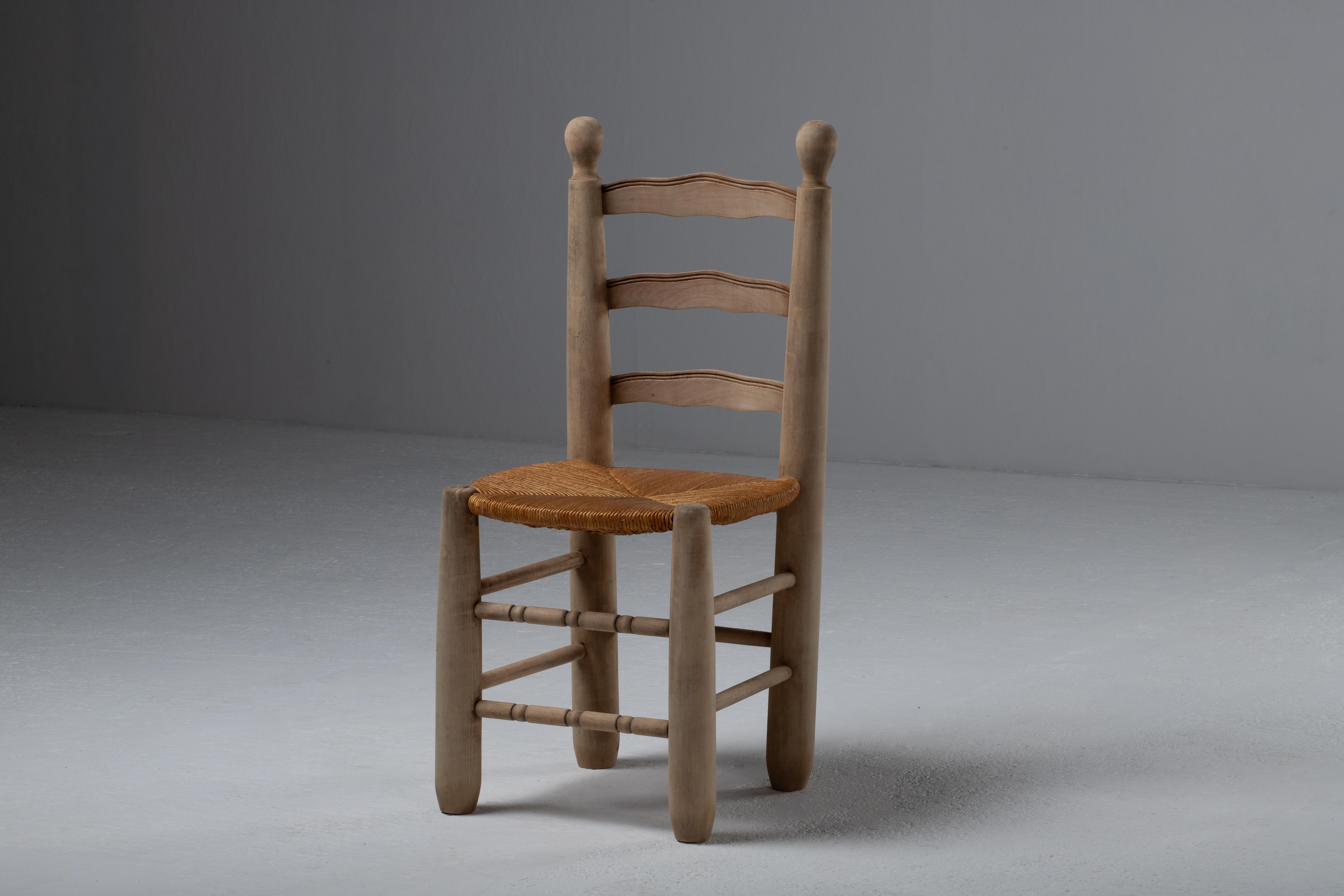 Mid-Century French Rush-Seated Chair with Rustic Modernity, 1950's For Sale 4
