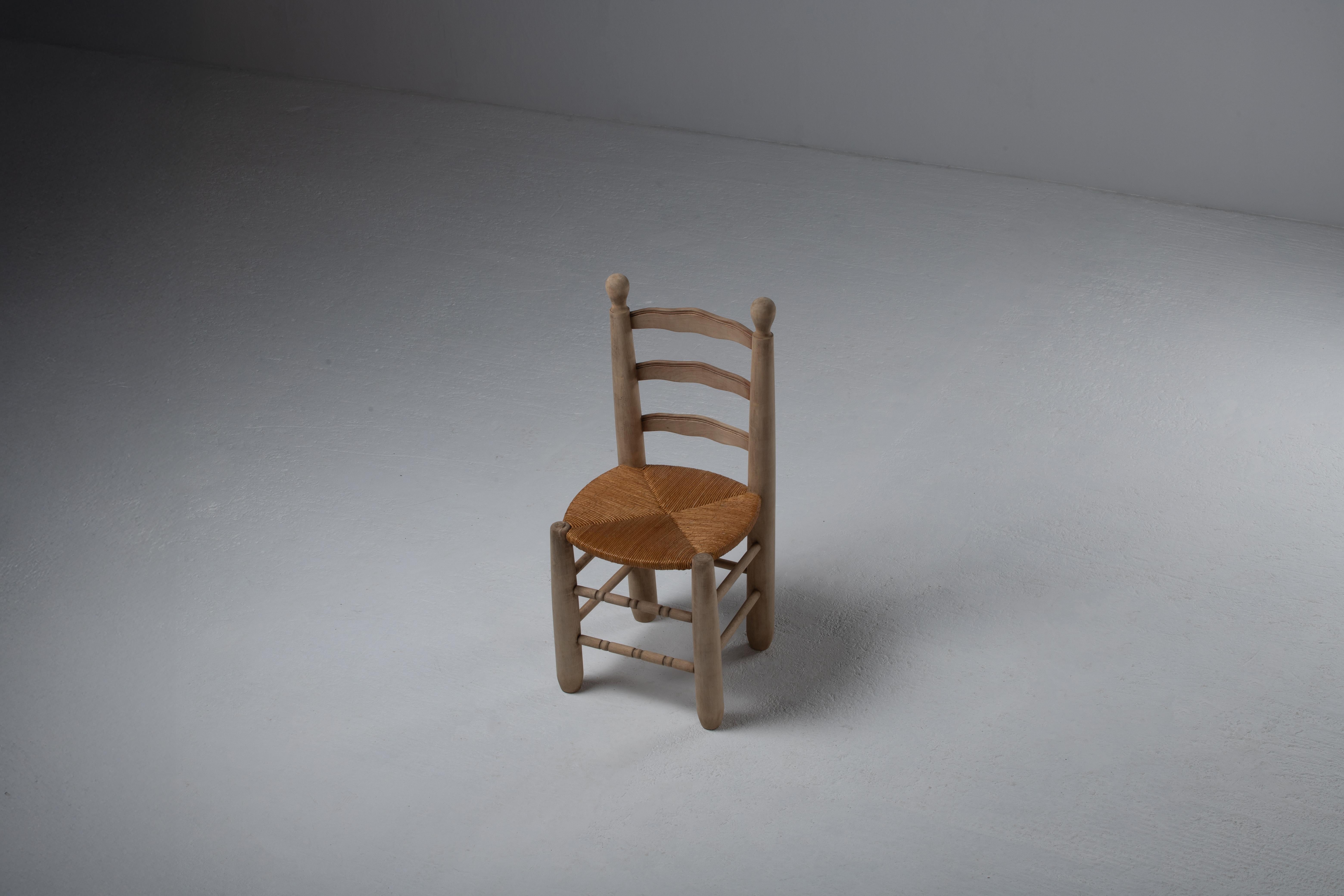 Mid-Century French Rush-Seated Chair with Rustic Modernity, 1950's For Sale 5