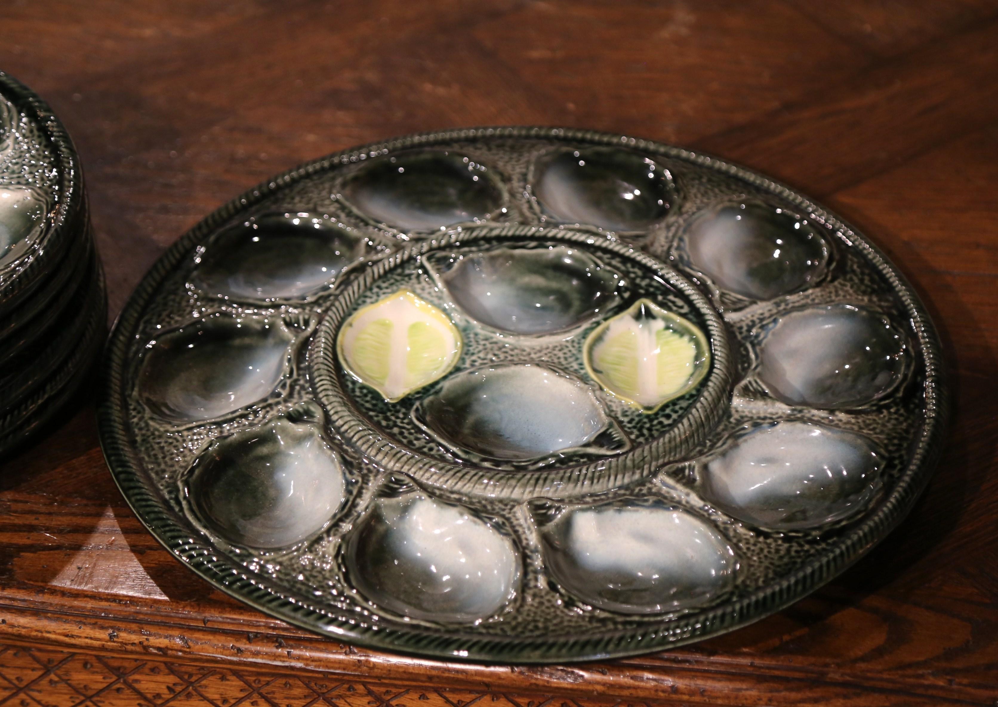  Mid-Century French Saint Clement Barbotine Faience Oyster Plates '6' and Dish  In Excellent Condition For Sale In Dallas, TX