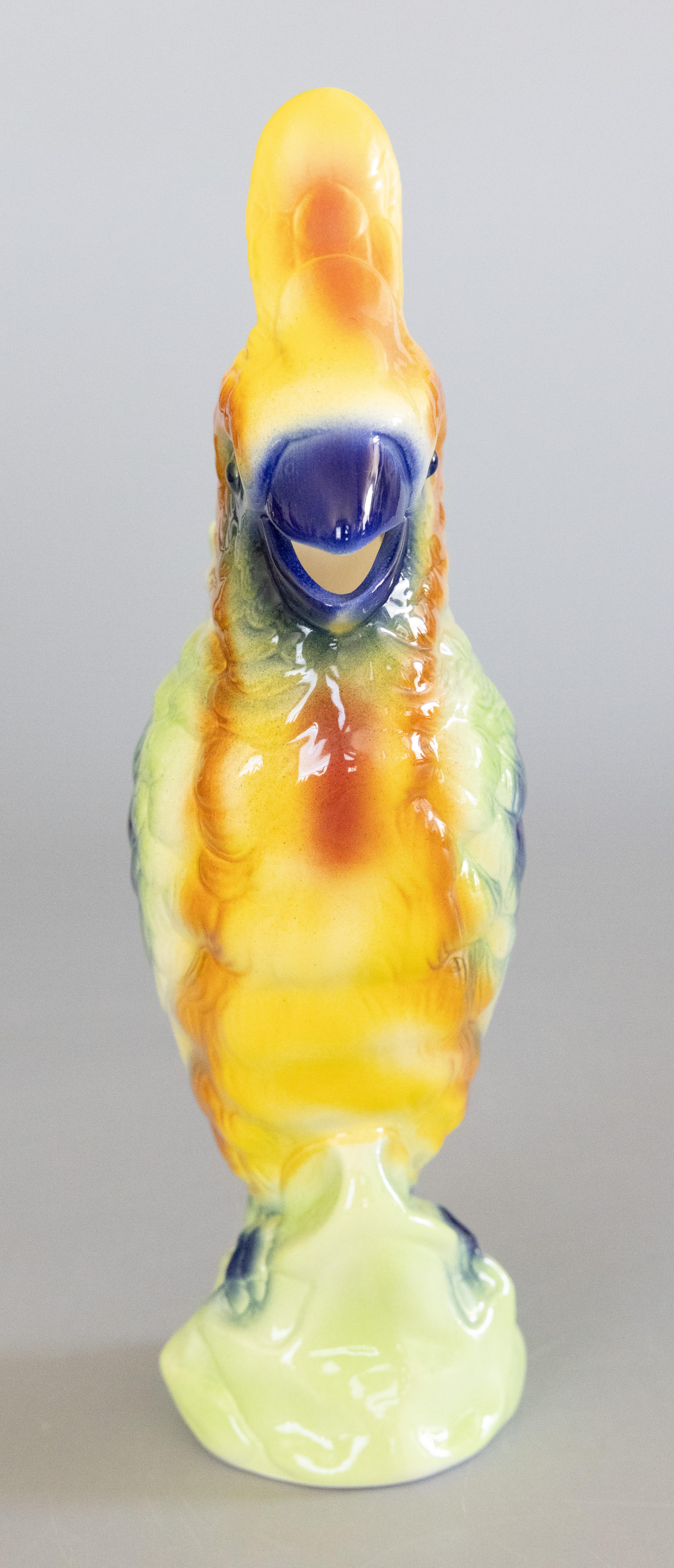 Mid-Century French Saint Clement Majolica Parrot Absinthe Pitcher Decanter In Good Condition For Sale In Pearland, TX
