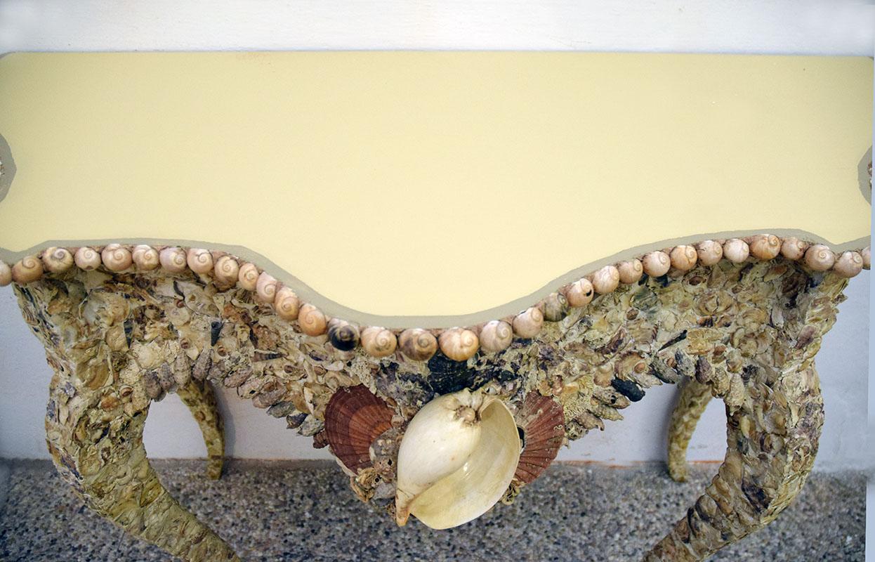 Französischer Muschelkonsolentisch aus der Mitte des Jahrhunderts im Angebot 3