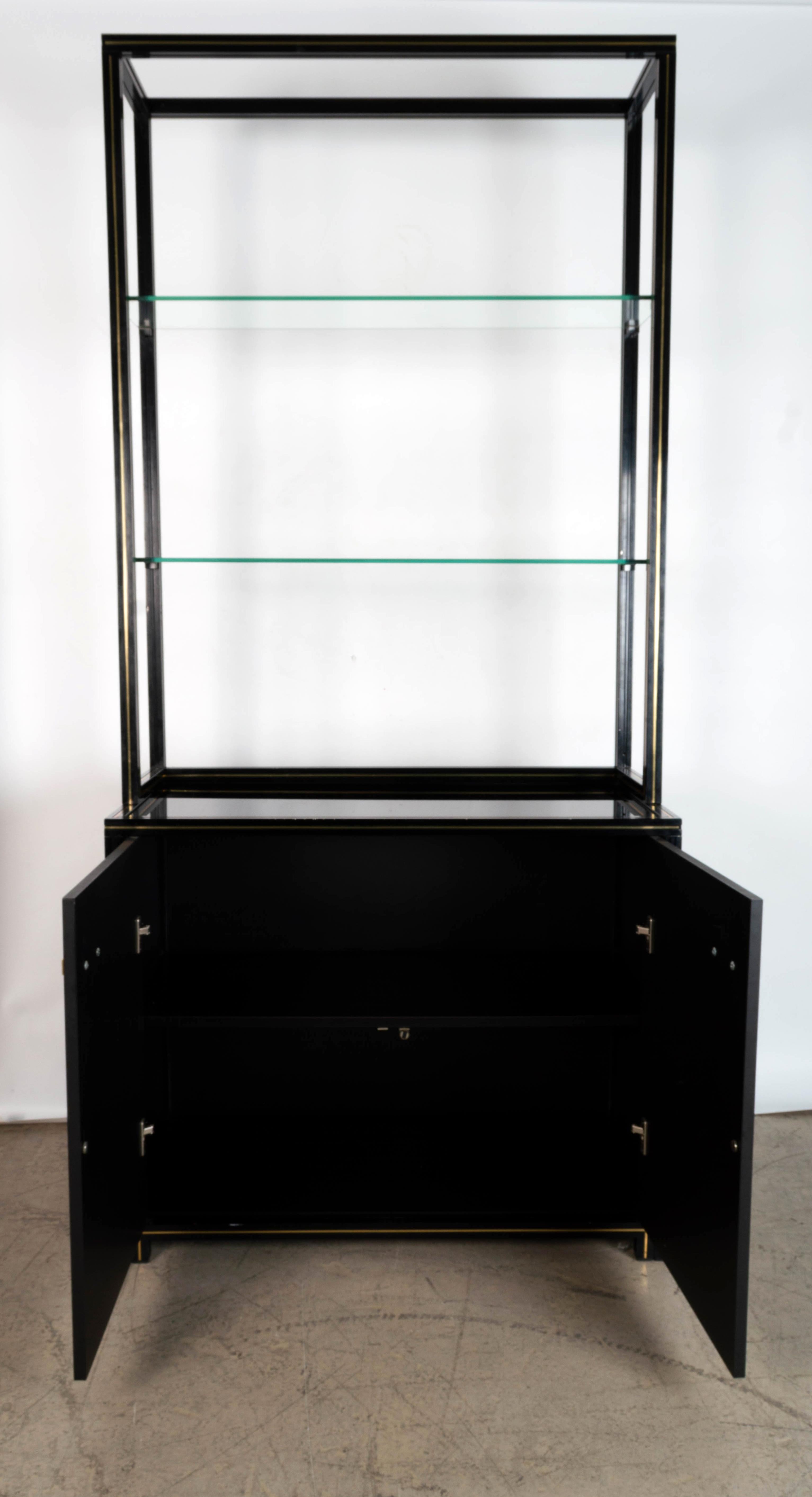 Mid Century French Shelving Display Cabinet Bookcase C.1970, Pierre Vandel Paris For Sale 4