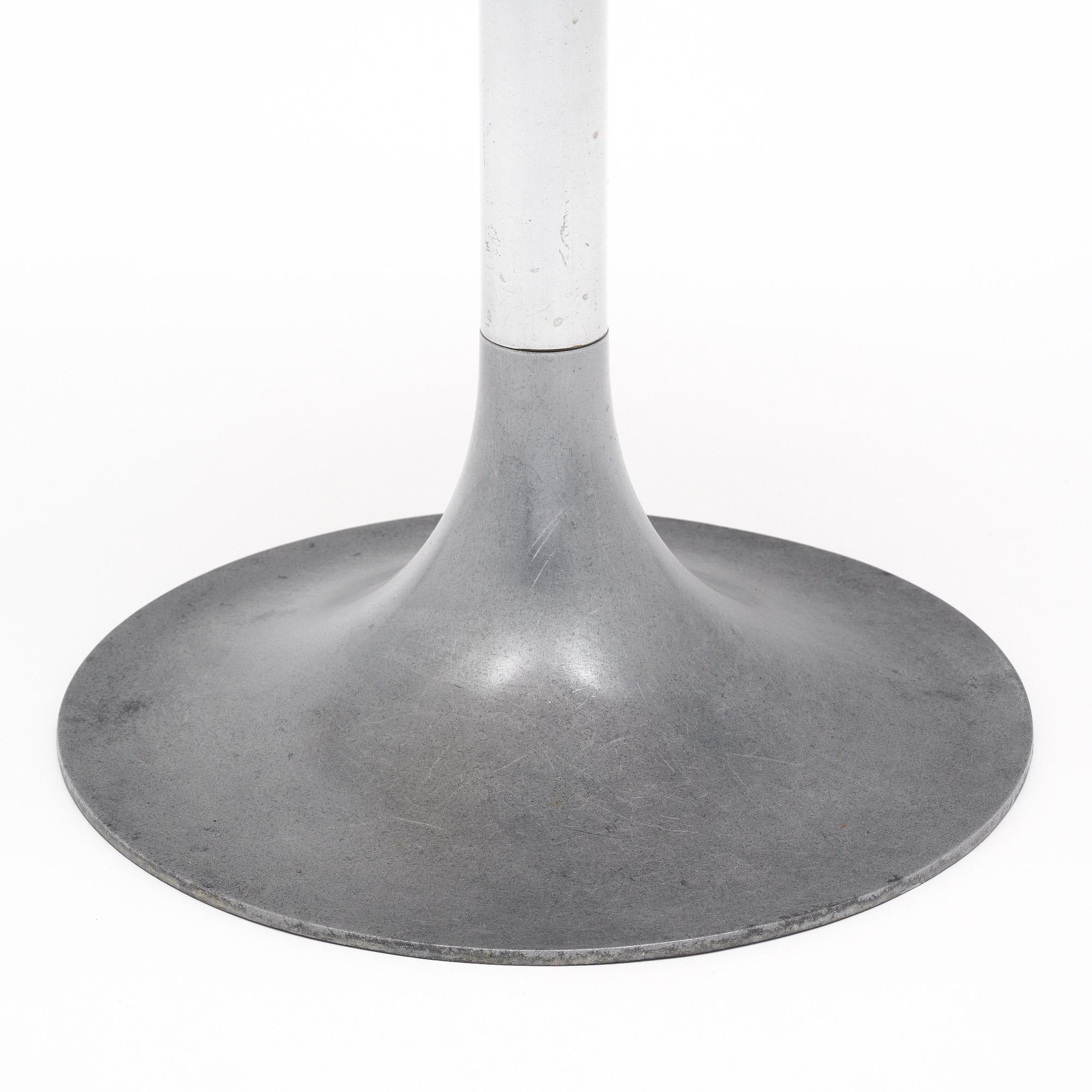 Tables d'appoint françaises du milieu du siècle Bon état - En vente à Austin, TX