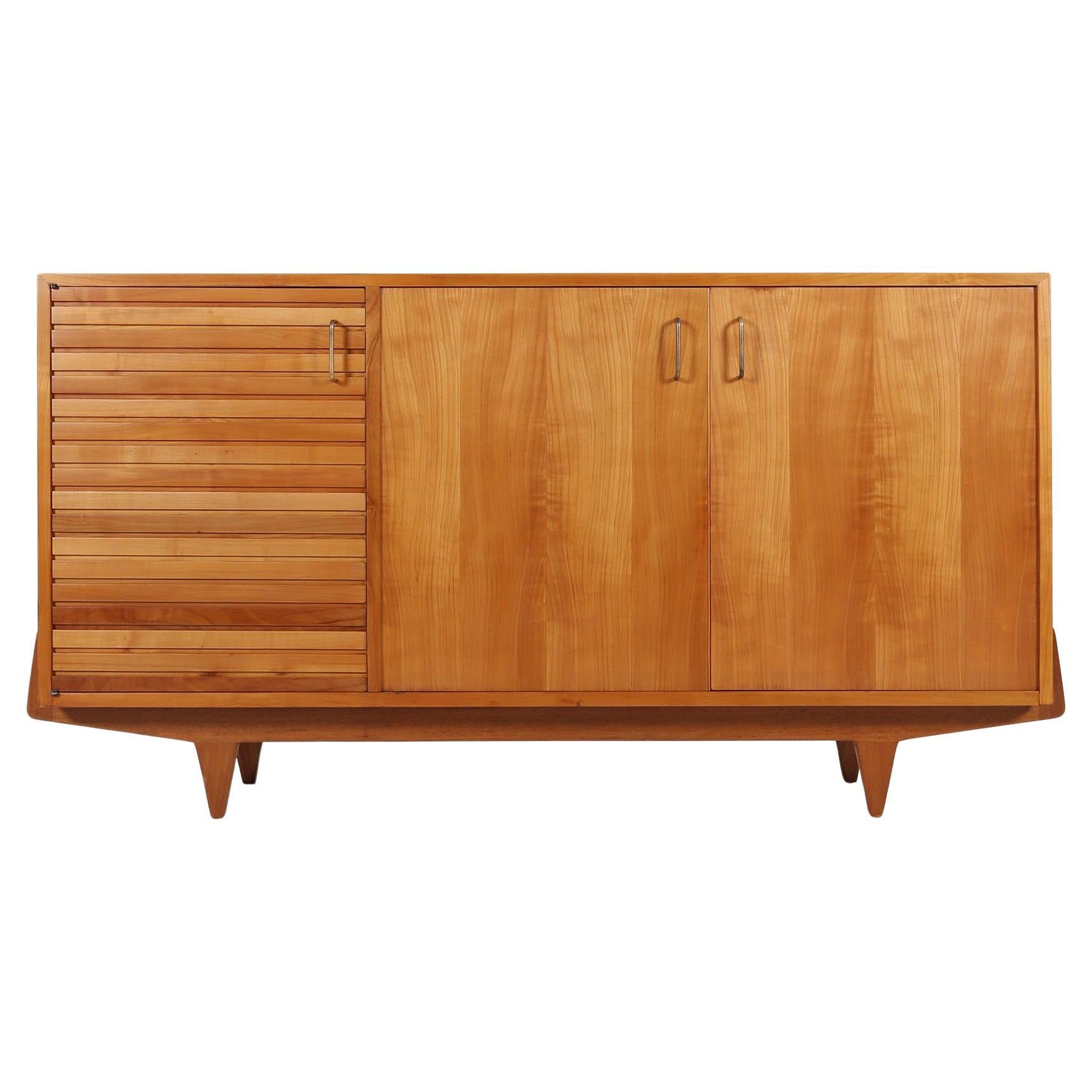 Credenza francese di metà secolo in legno di ciliegio, 1950 in vendita