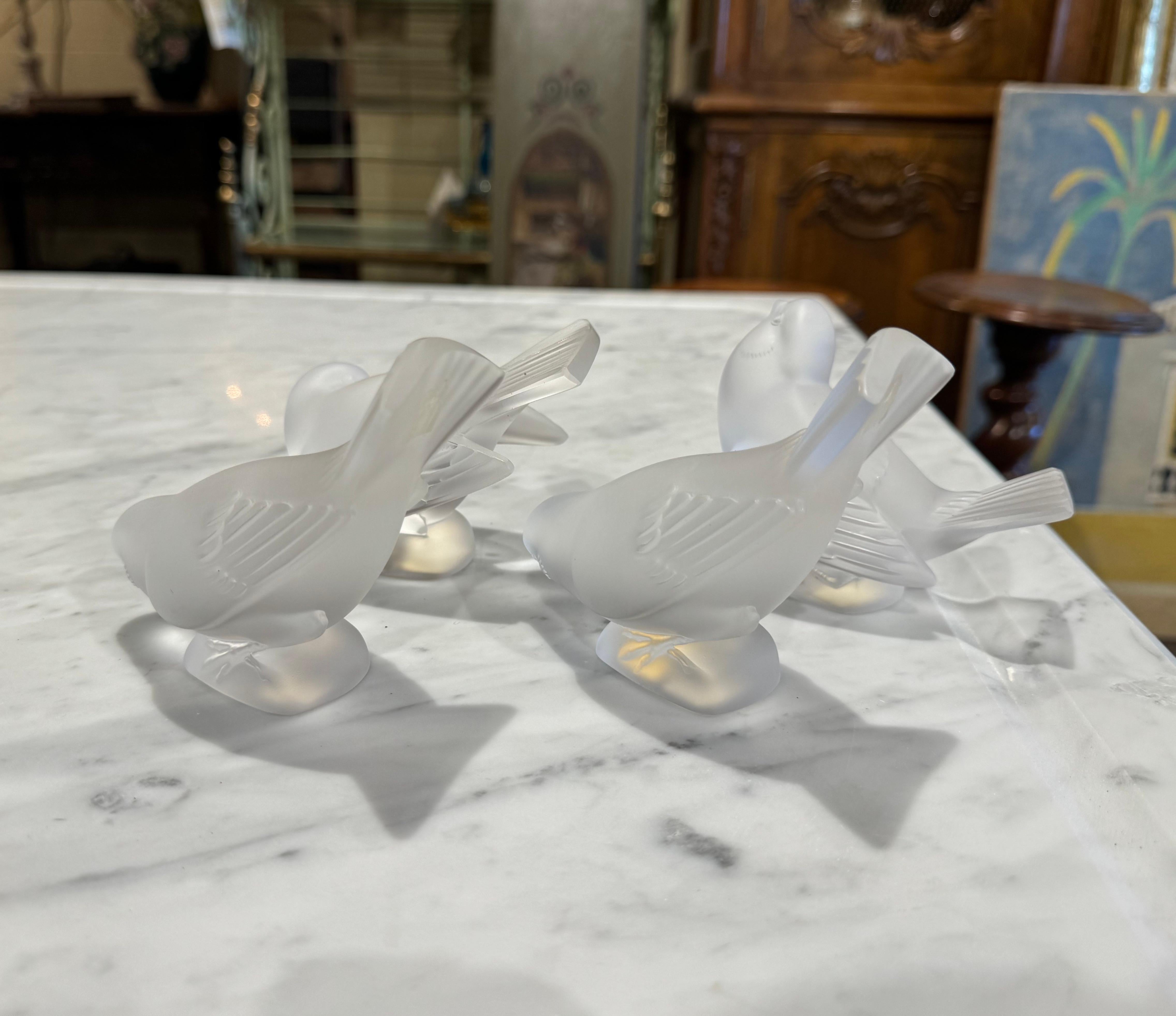 Mid-Century French Signed Lalique Frosted Crystal Sparrow Sculptures, Set of 4 In Excellent Condition For Sale In Dallas, TX