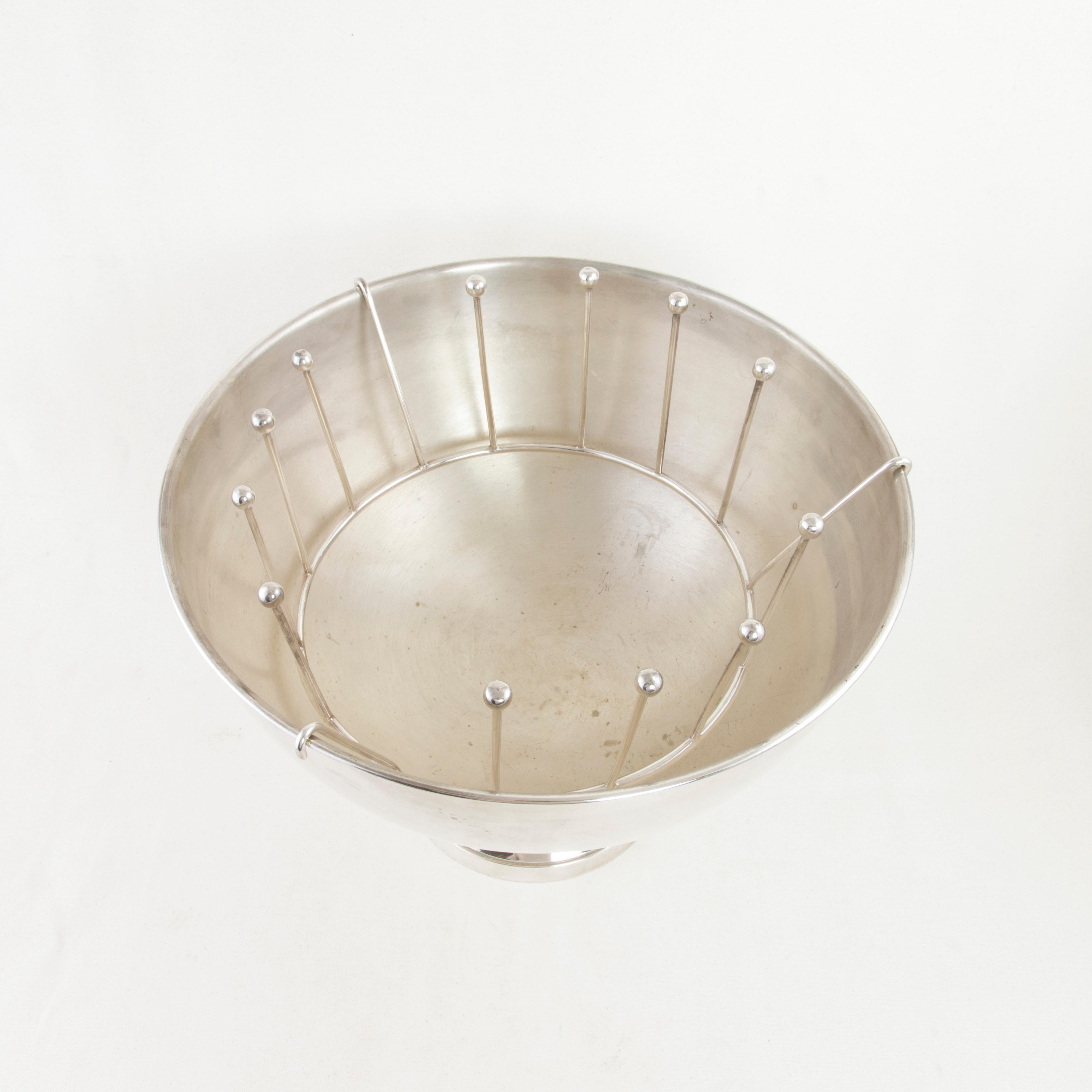 Midcentury French Silver Plate Footed Hotel Champagne Bucket with Insert In Good Condition In Fayetteville, AR