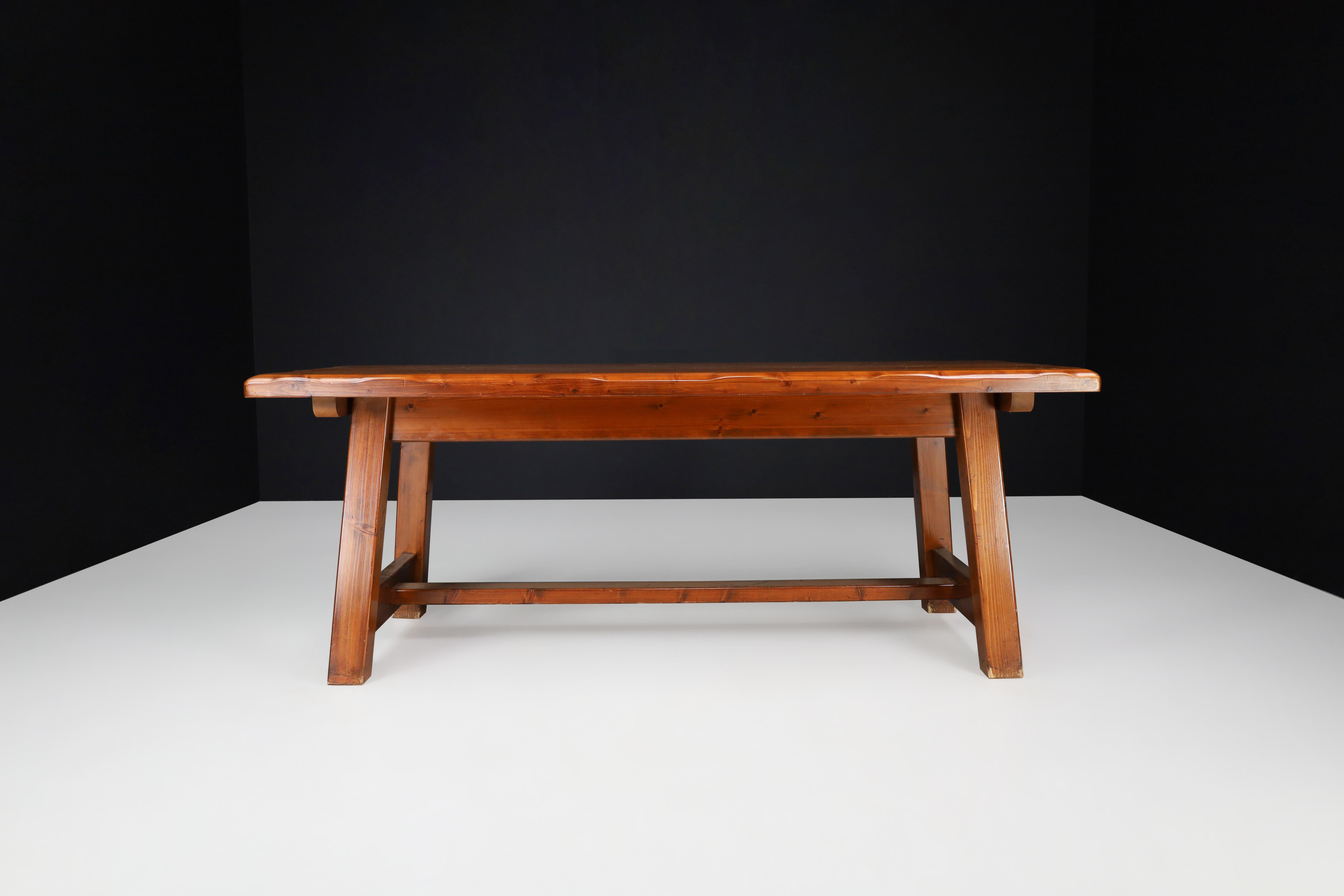 Table de salle à manger en pin massif du milieu du siècle, 1970 en vente 3