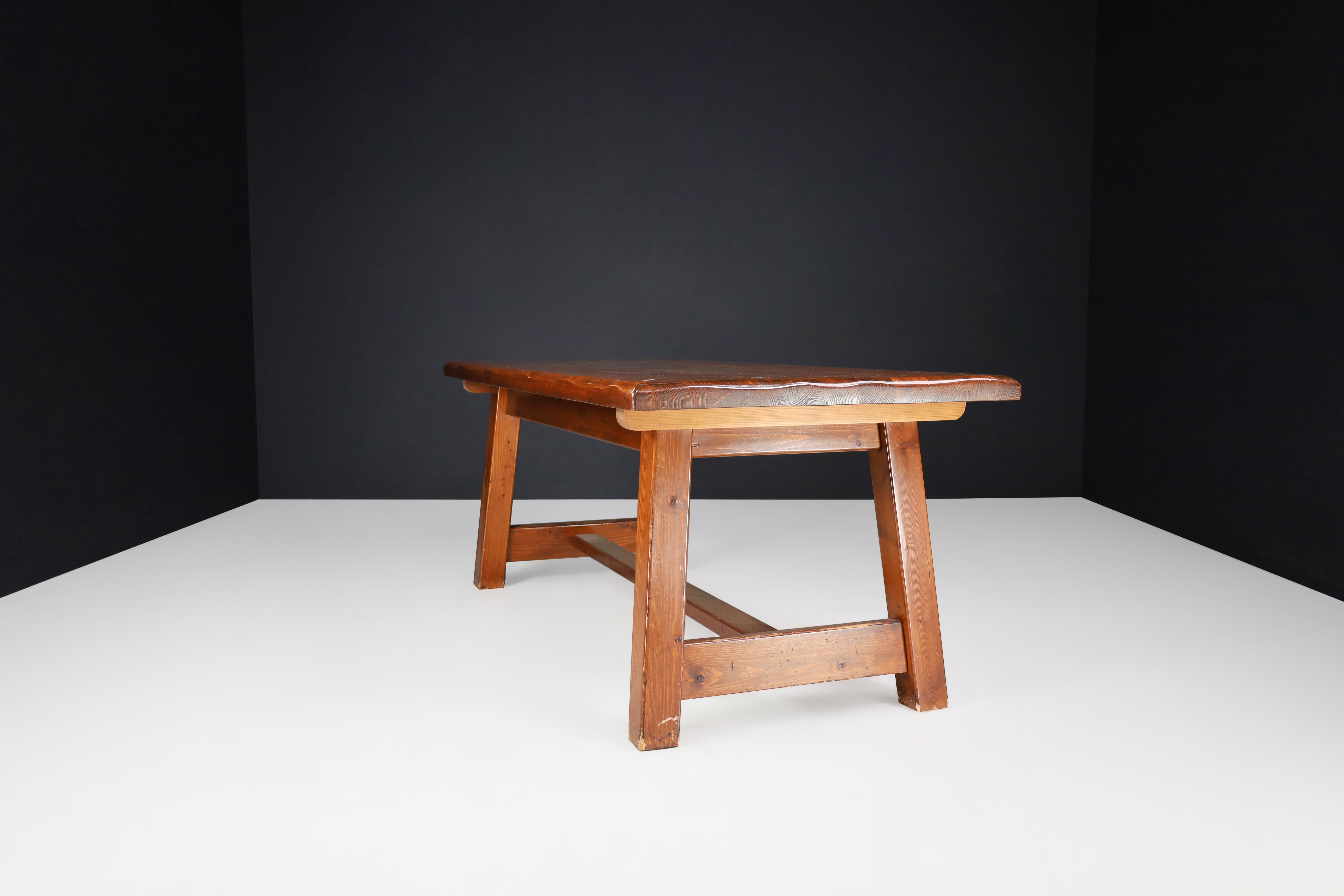 Table de salle à manger en pin massif du milieu du siècle, 1970 en vente 1