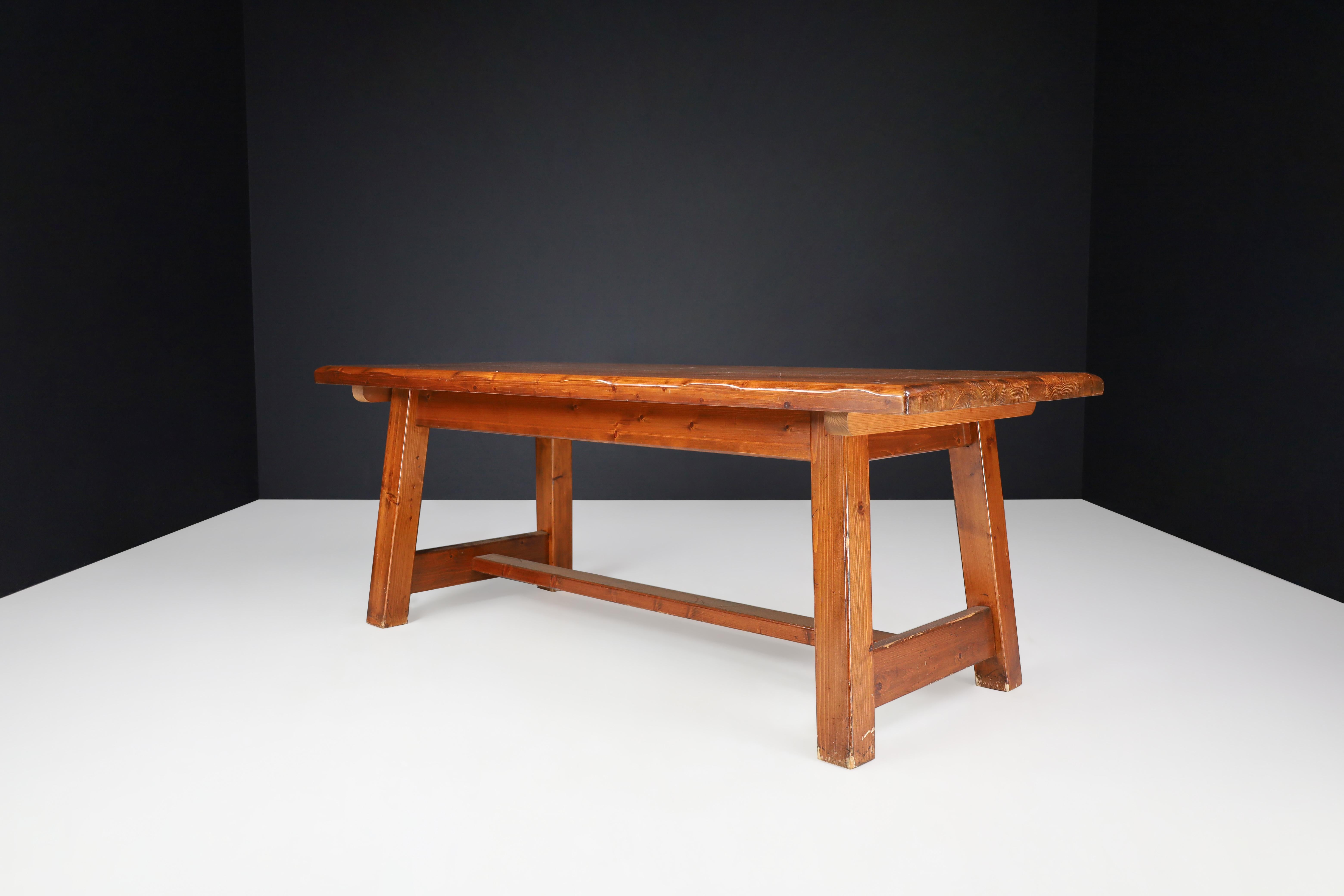 Table de salle à manger en pin massif du milieu du siècle, 1970 en vente 2