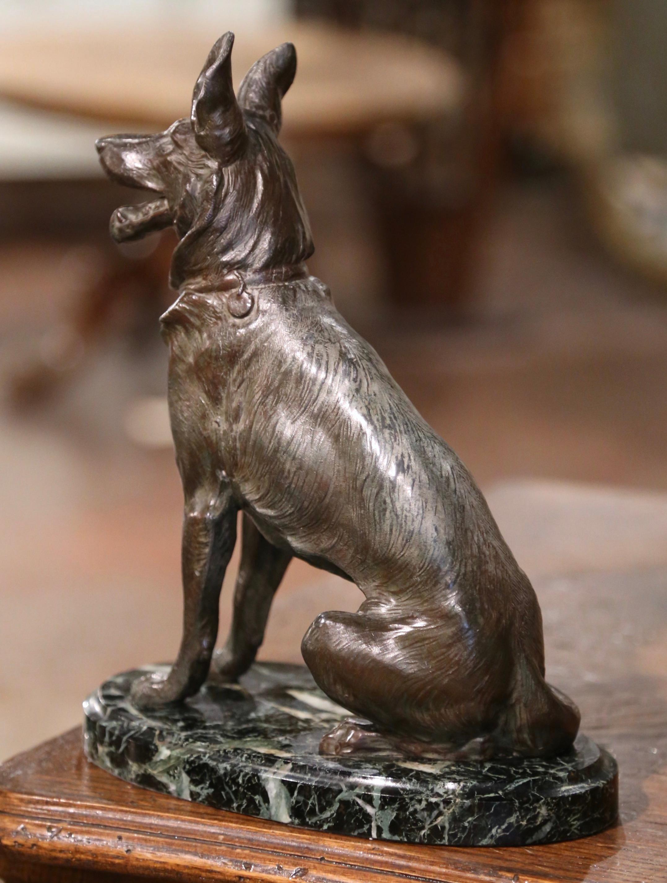 Mitte des Jahrhunderts Französisch Zelter Deutscher Schäferhund Skulptur auf Marmorsockel  (Zink) im Angebot
