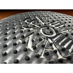 Plato de pared de cerámica Studio Pottery francesa de mediados de siglo de Gilbert Valentin, años 50