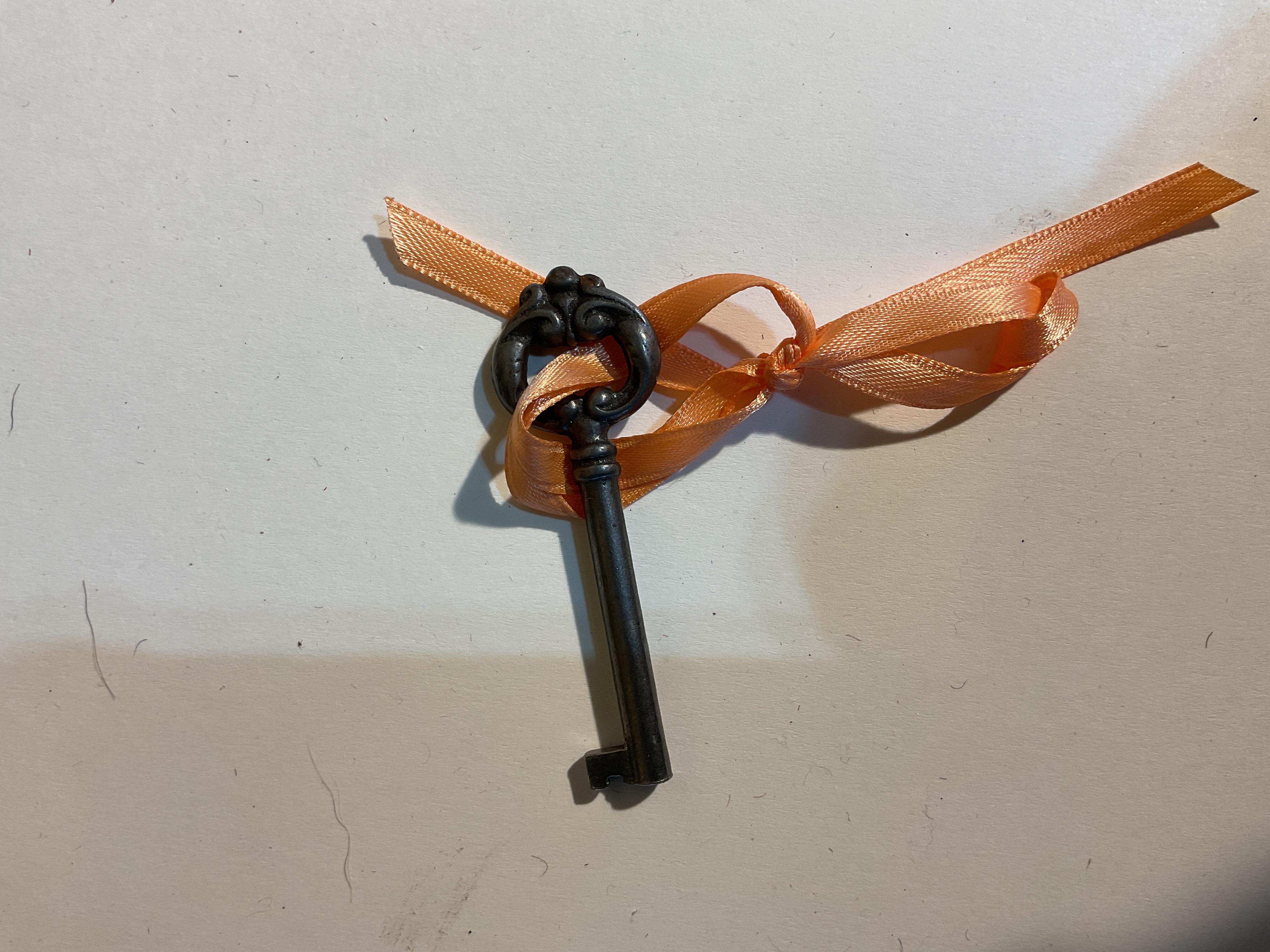 Cómoda miniatura para joyas de estilo francés de mediados de siglo en venta 5