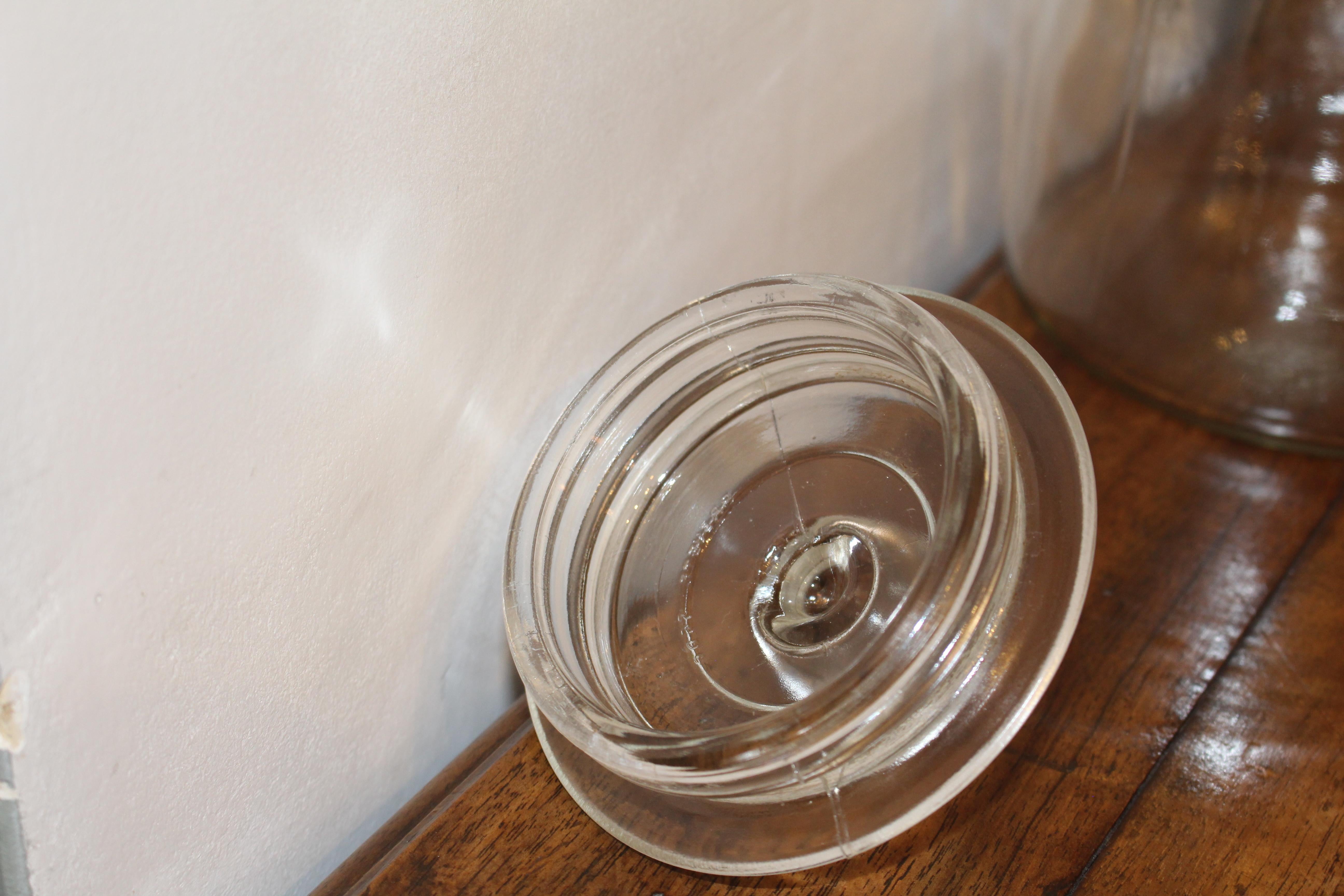 Midcentury French Sweet Gum Candy Bonbon Shop Glass Bottle Jar Bonbonniere Lid In Good Condition For Sale In Dorking, Surrey