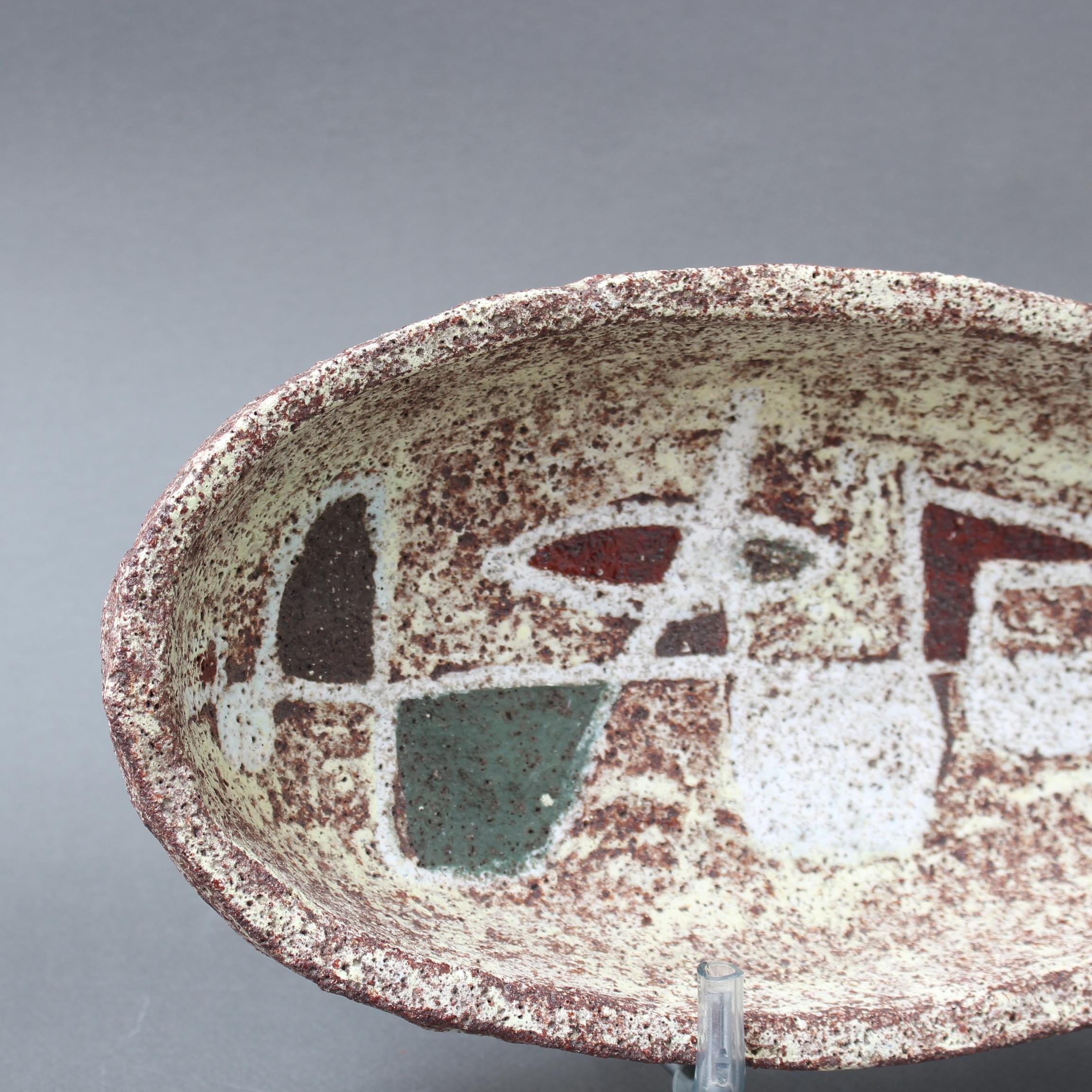 Mid-Century French Textured Ceramic Dish by Accolay (circa 1960s) For Sale 4