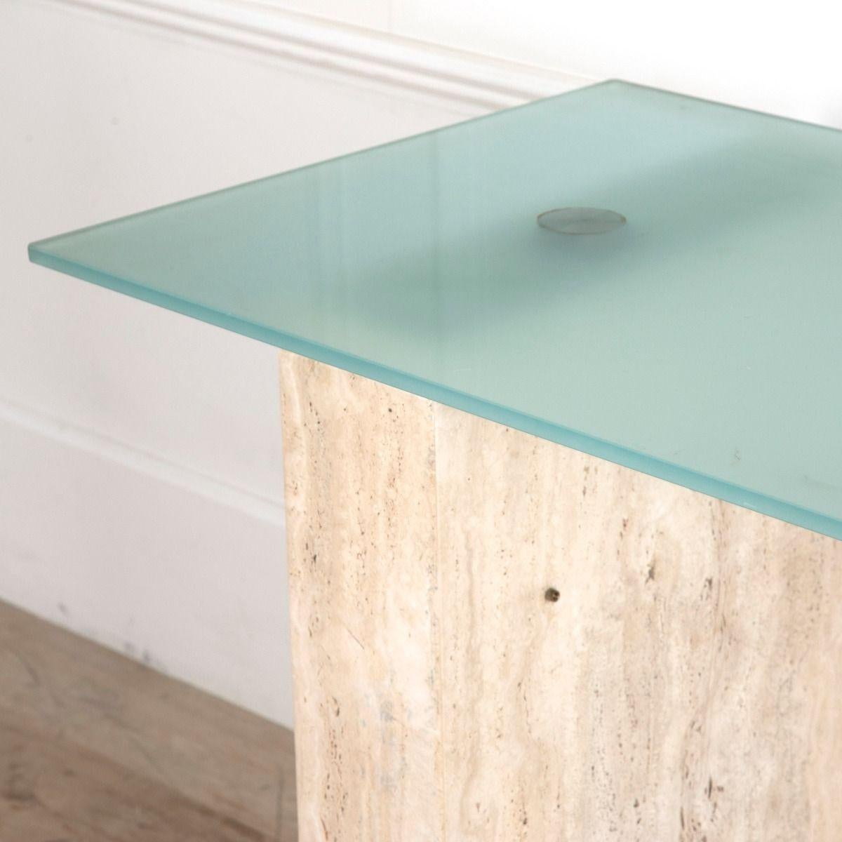20ième siècle Table console en travertin française du milieu du siècle en vente