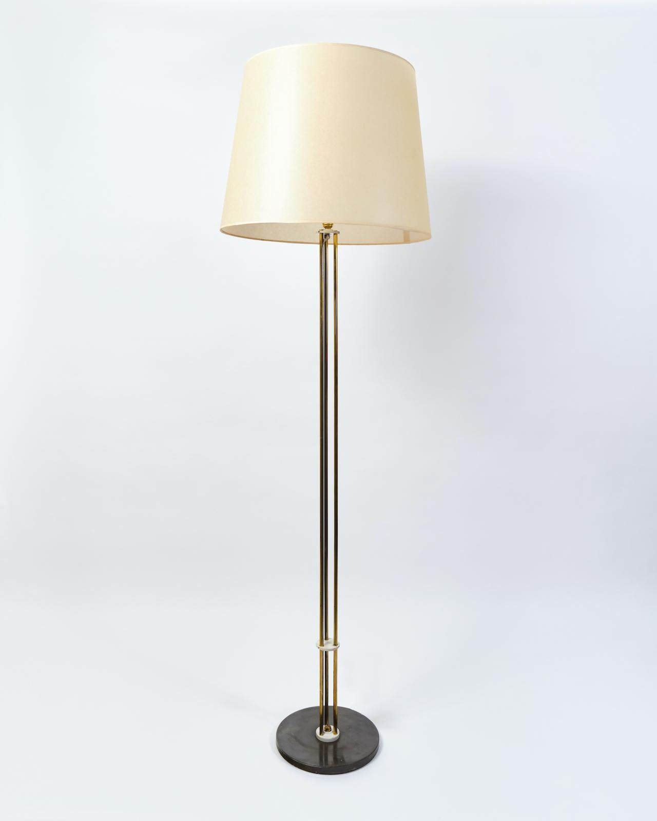 Mid-Century French Triple Stem Floor Lamp In Good Condition For Sale In London, GB