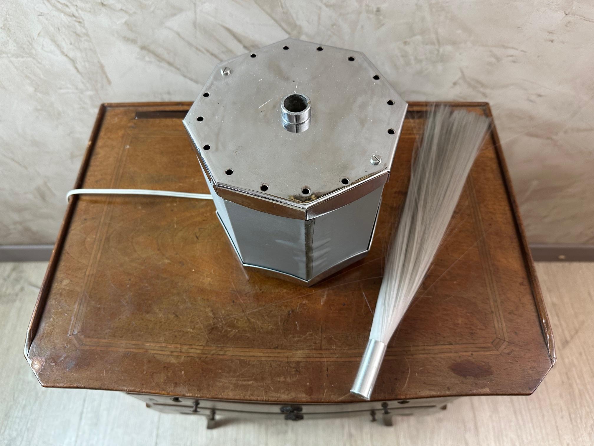 Mid-century French Vintage Fiberglass and Metal Spherical Table Lamp, 1960s For Sale 4
