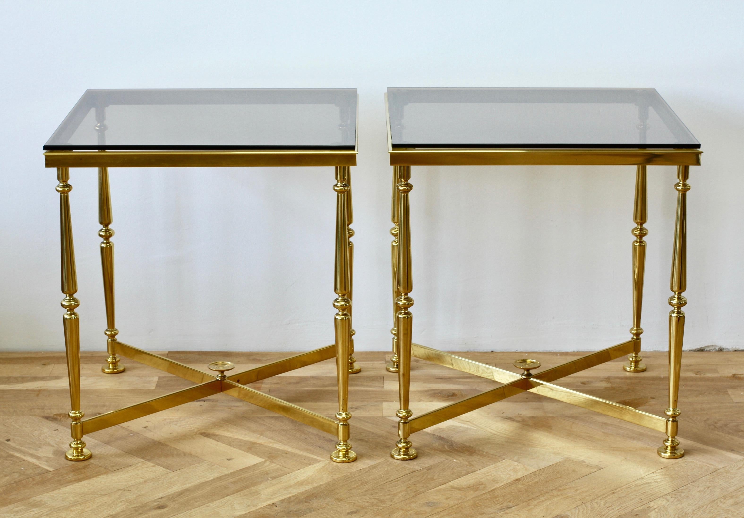 Midcentury French Vintage Pair of Solid Cast Brass Side/ End Tables, circa 1970s In Fair Condition In Landau an der Isar, Bayern